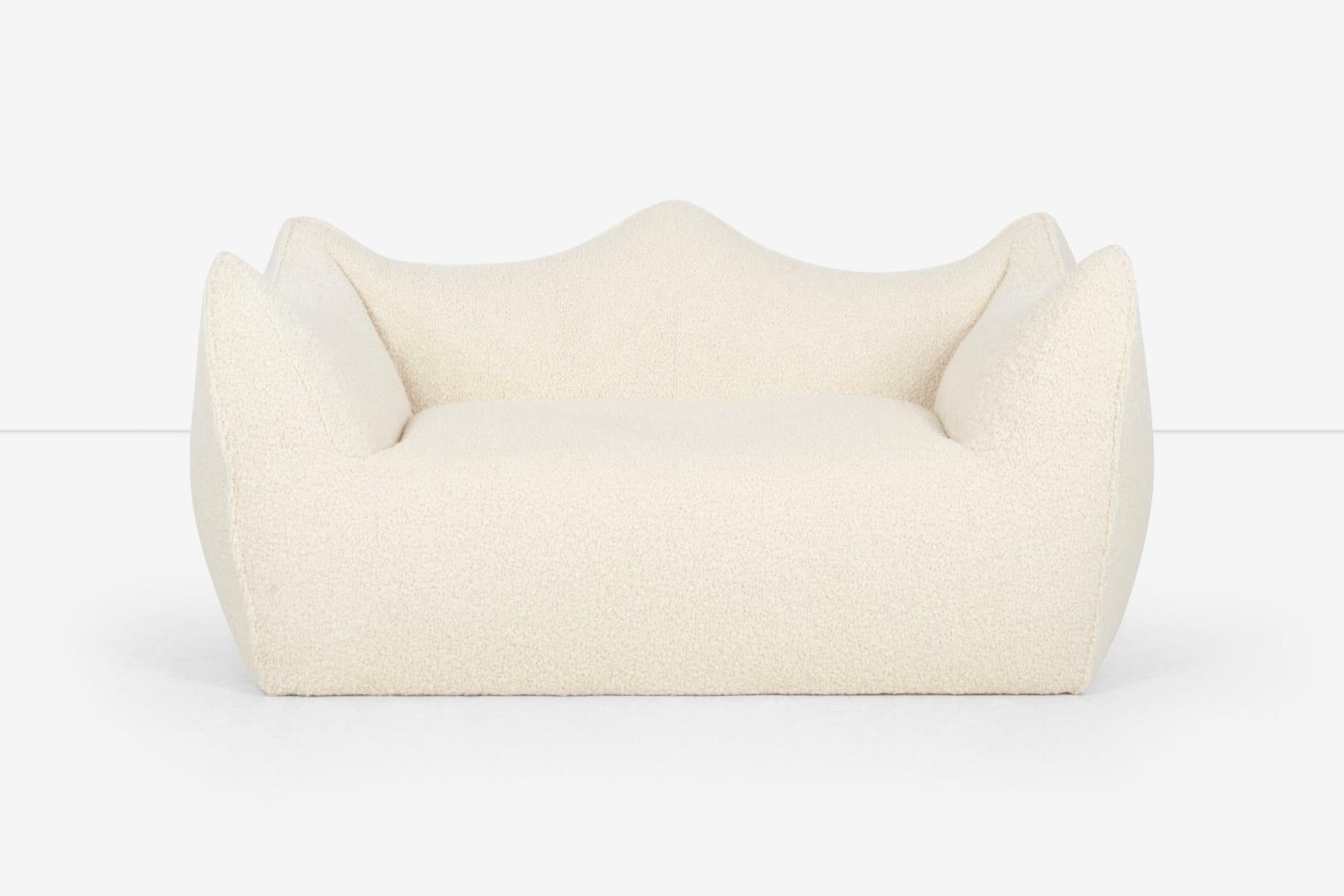 Le Bambole Sofa by Mario Bellini for B and B Italia, reupholstered with Great
Plains Boucle.
Dimensions:
Height is 29.50
The low part of the back is 25.50