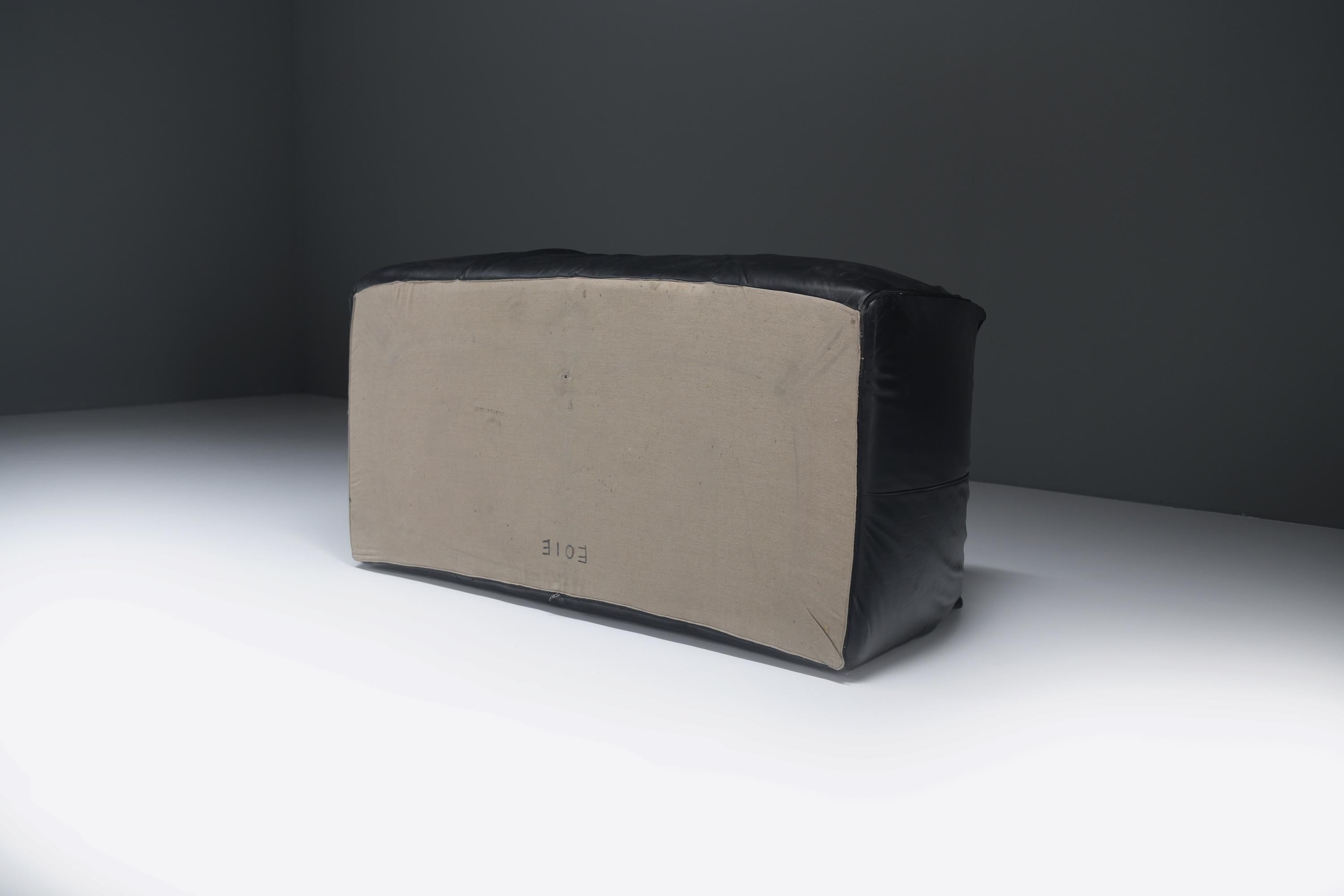 Le Bambole sofa in black leather by Mario Bellini for B & B Italia For Sale 8