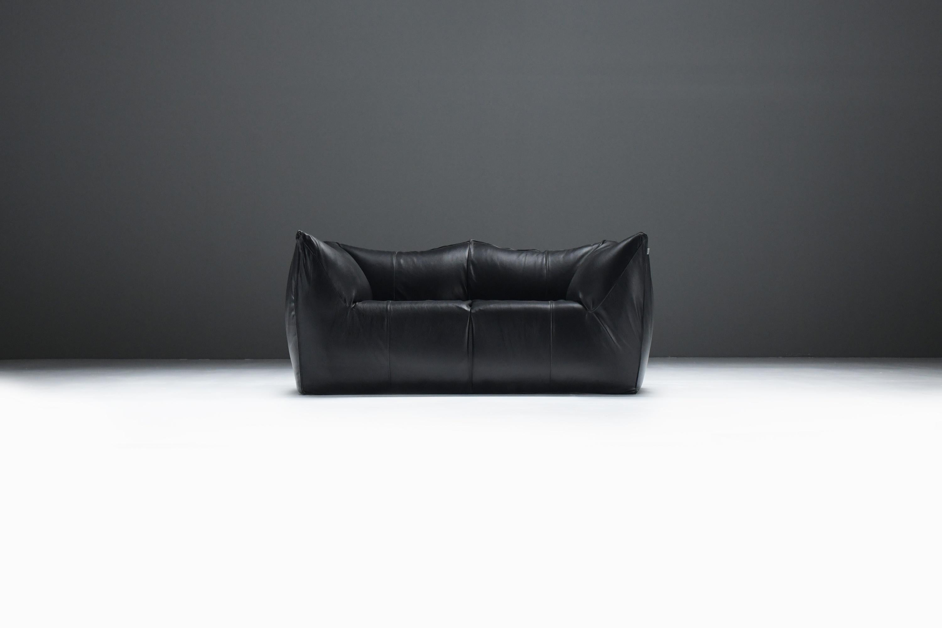 Italian Le Bambole sofa in black leather by Mario Bellini for B & B Italia For Sale