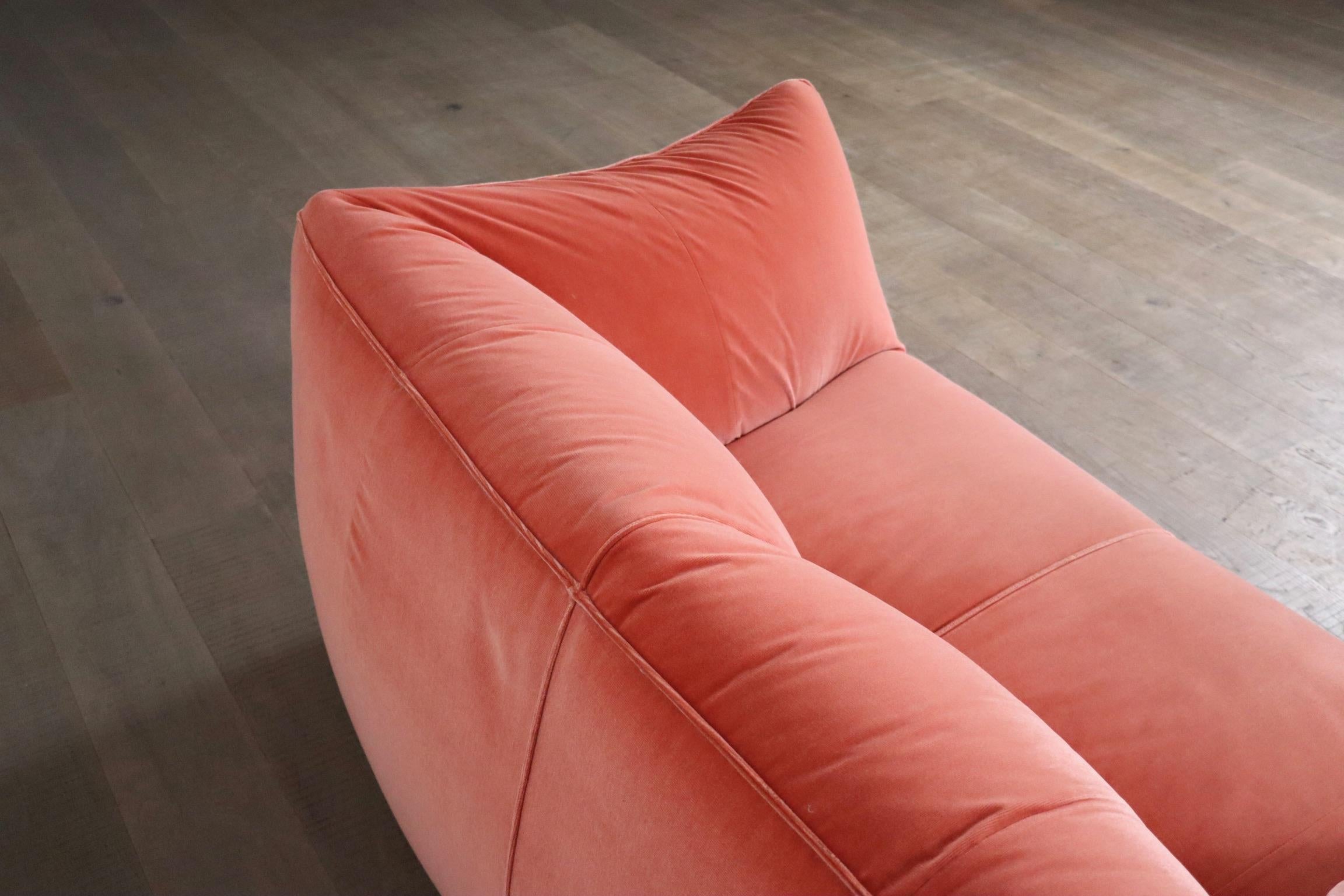 Le Bambole Sofa In Coral Velvet By Mario Bellini For B&B Italia, 1970s In Good Condition In ABCOUDE, UT