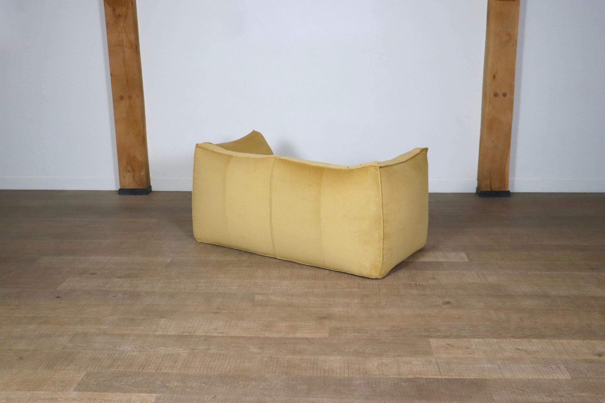 Le Bambole Sofa In Mustard Velvet By Mario Bellini For B&B Italia, 1970s 2