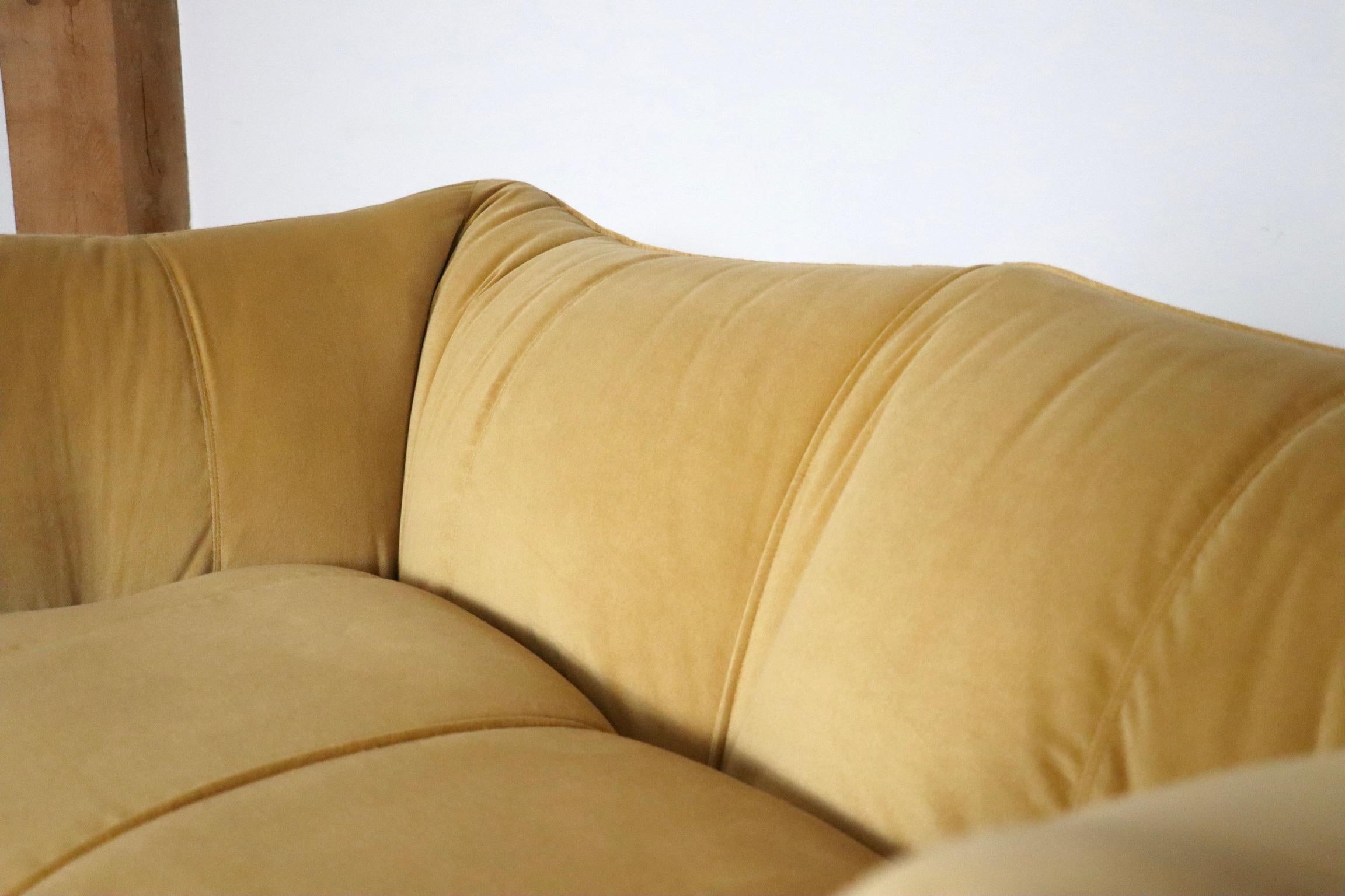 Le Bambole Sofa In Mustard Velvet By Mario Bellini For B&B Italia, 1970s 3