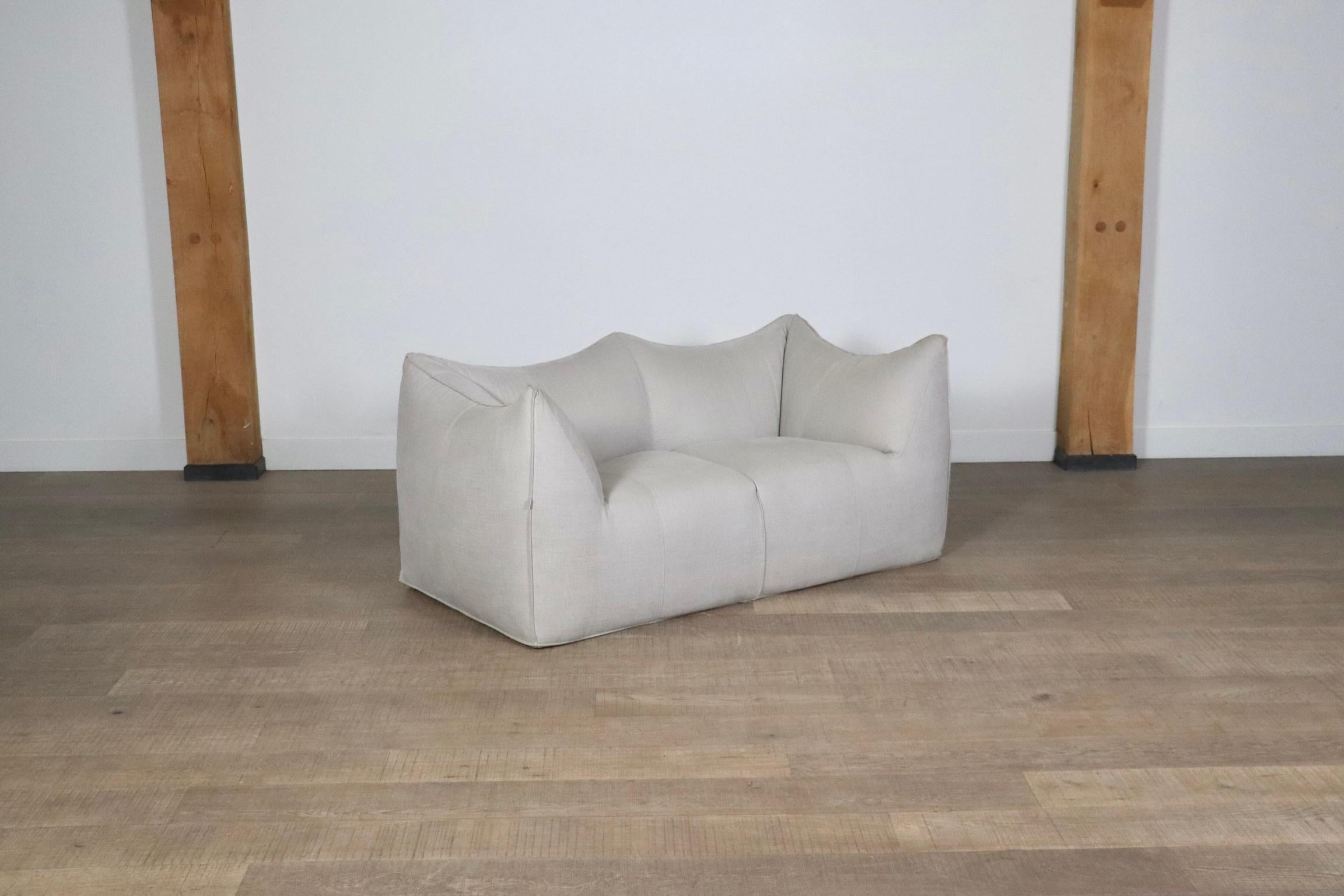 Late 20th Century Le Bambole Sofa In Off White Linen By Mario Bellini For B&B Italia, 1970s For Sale