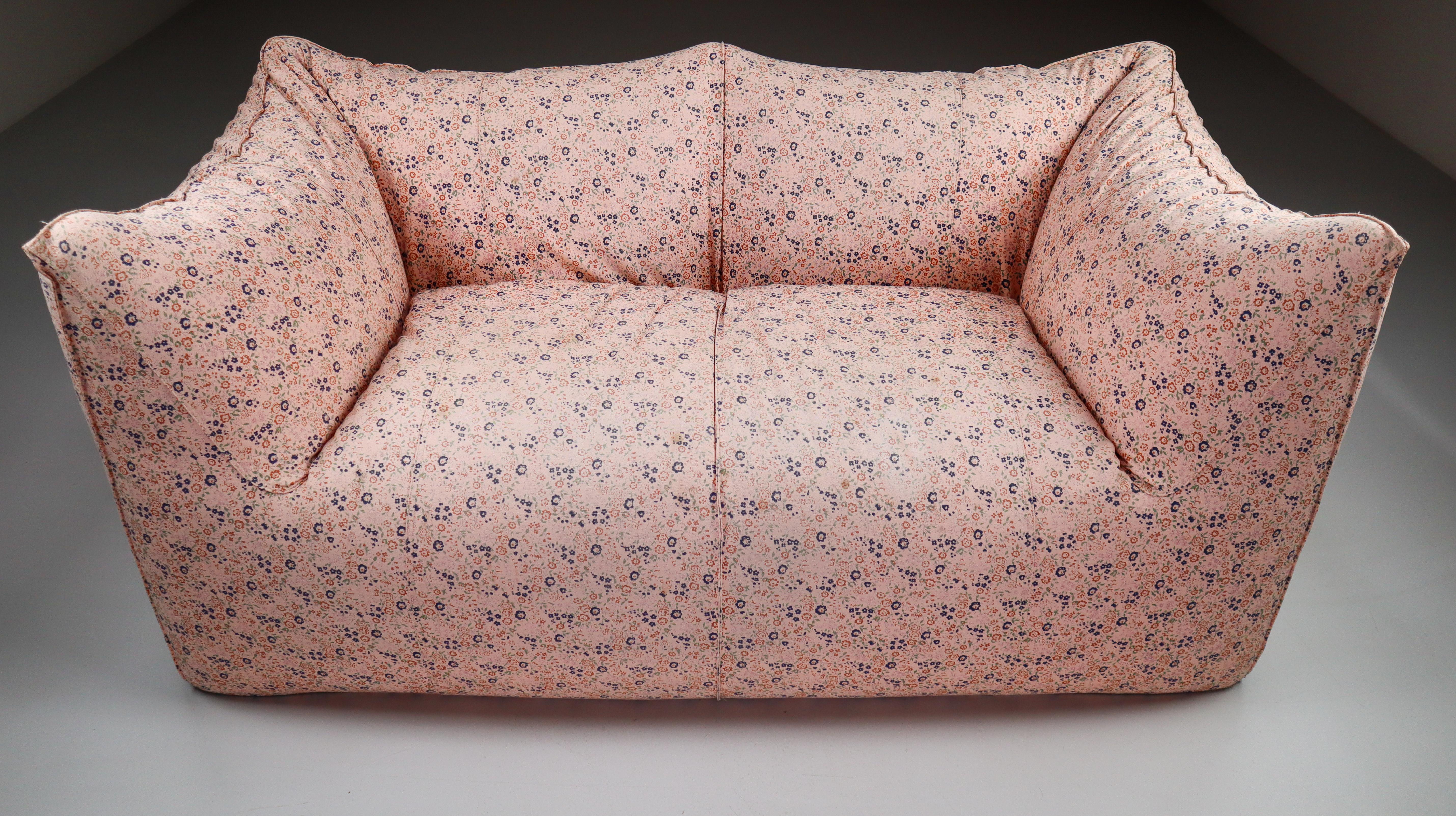Mid-Century Modern Le Bambole Sofa in Original Floral Fabric by Mario Bellini for B&B Italia, 1972