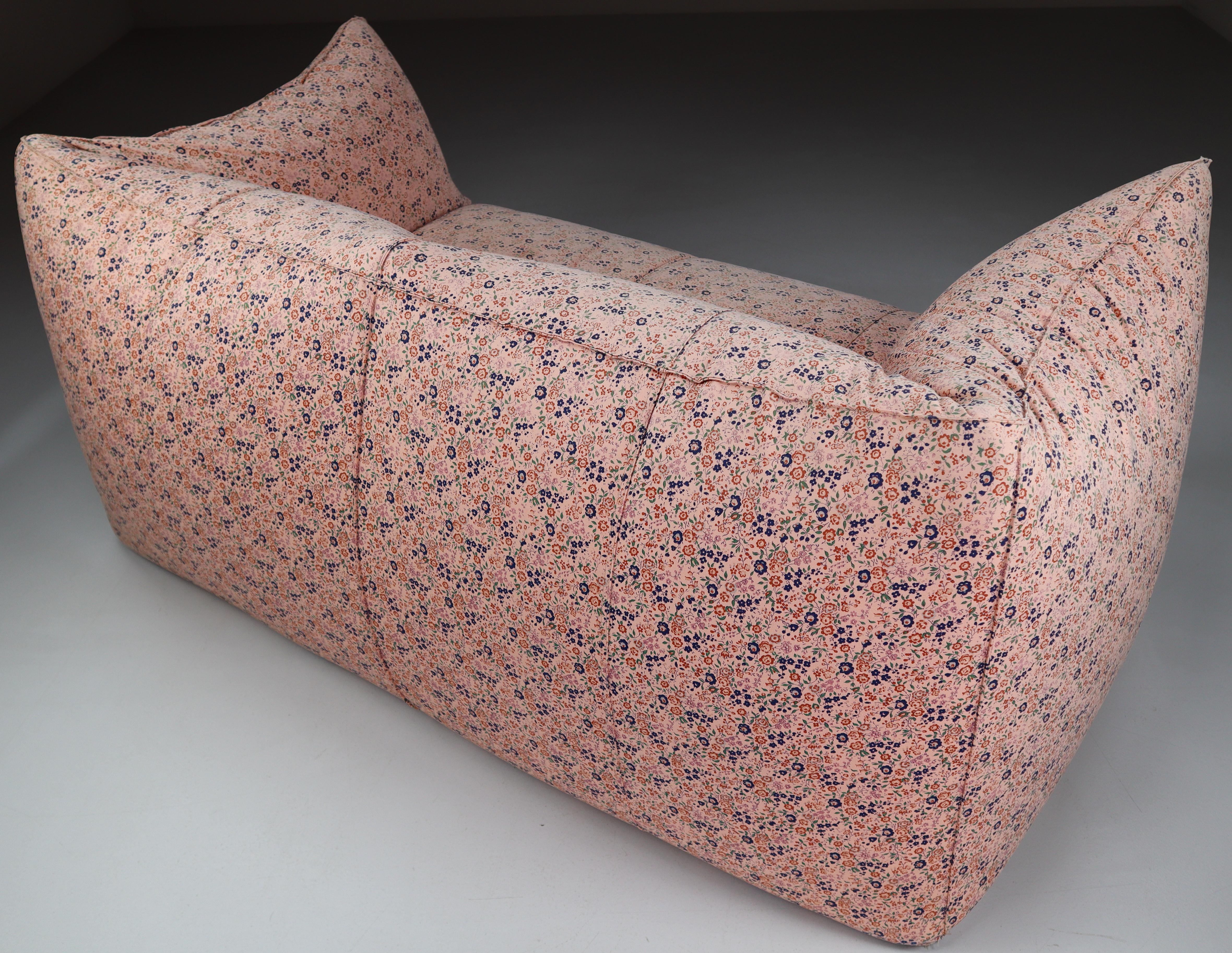 Le Bambole Sofa in Original Floral Fabric by Mario Bellini for B&B Italia, 1972 1