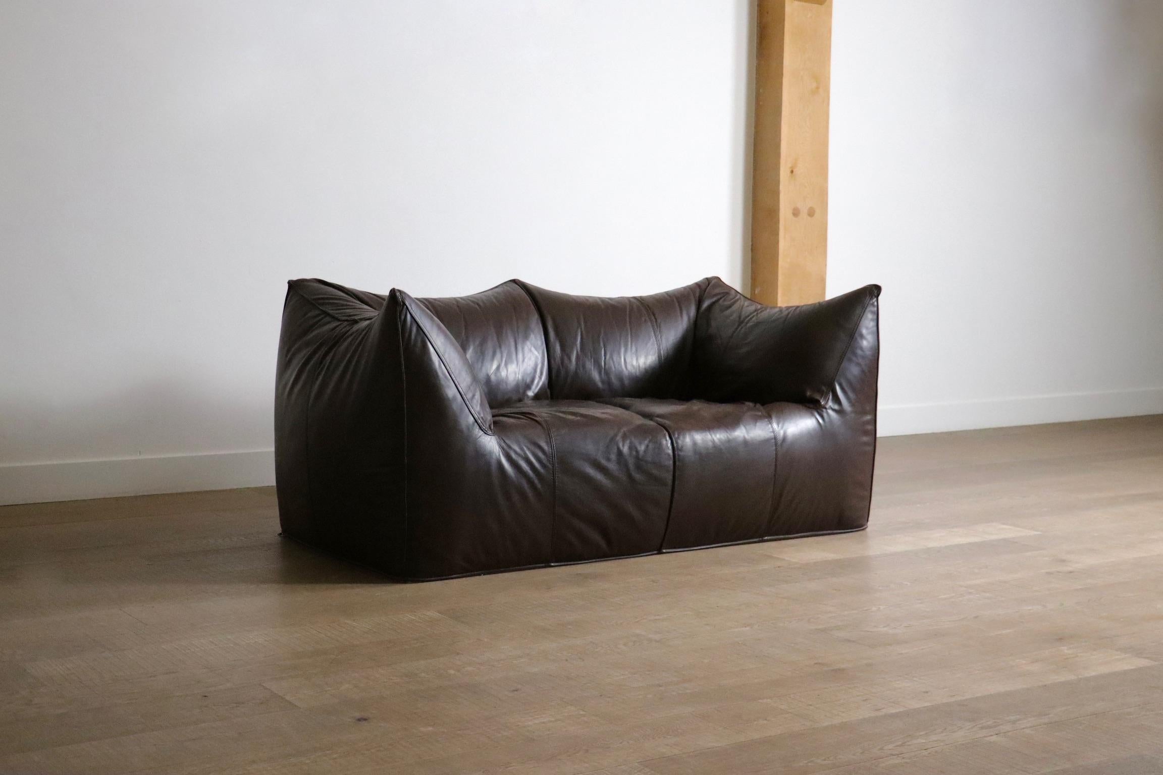 Le Bambole Sofa in Original-Leder von Mario Bellini für B&B Italia, 1970er Jahre im Zustand „Gut“ im Angebot in ABCOUDE, UT