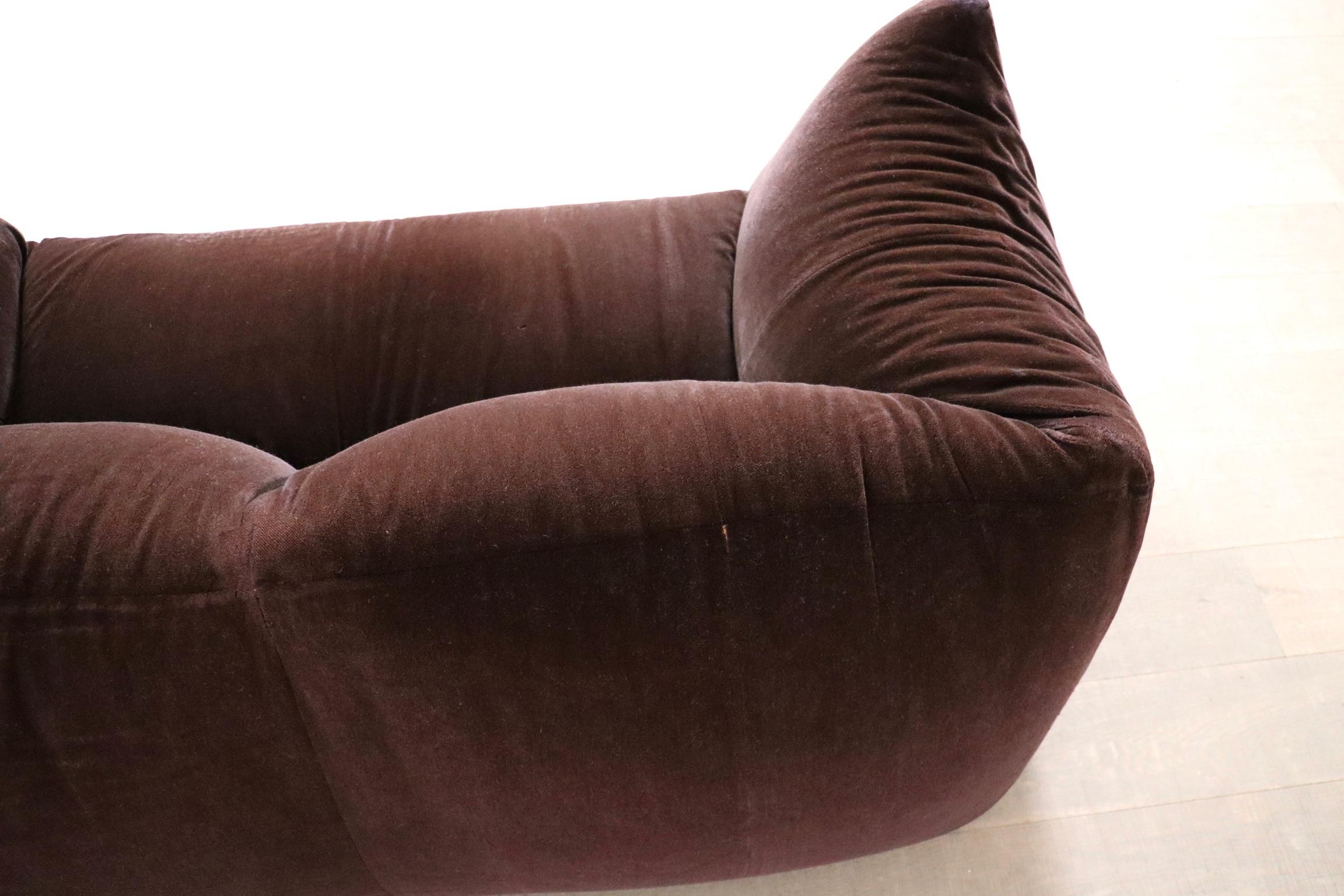 Le Bambole Sofa In Original Mohair Velvet By Mario Bellini For B&B Italia, 1970s 3