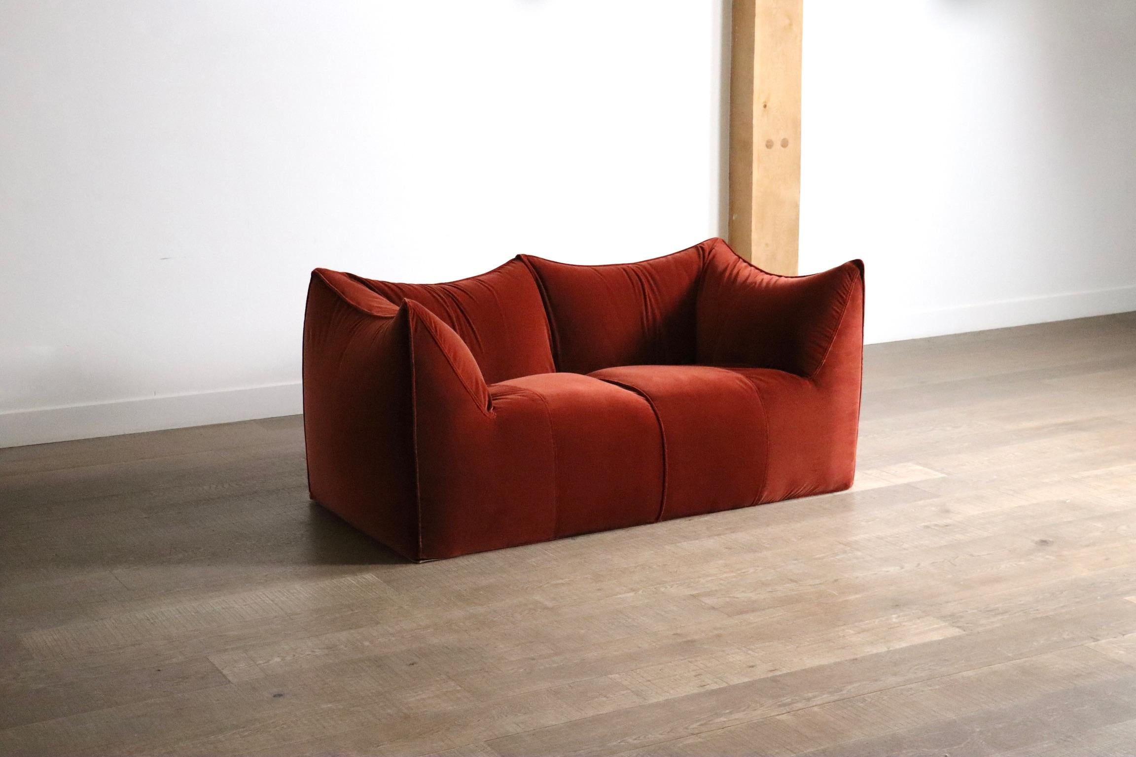 Le Bambole Sofa aus Samt von Mario Bellini für B&B Italia, 1970er Jahre im Zustand „Gut“ im Angebot in ABCOUDE, UT