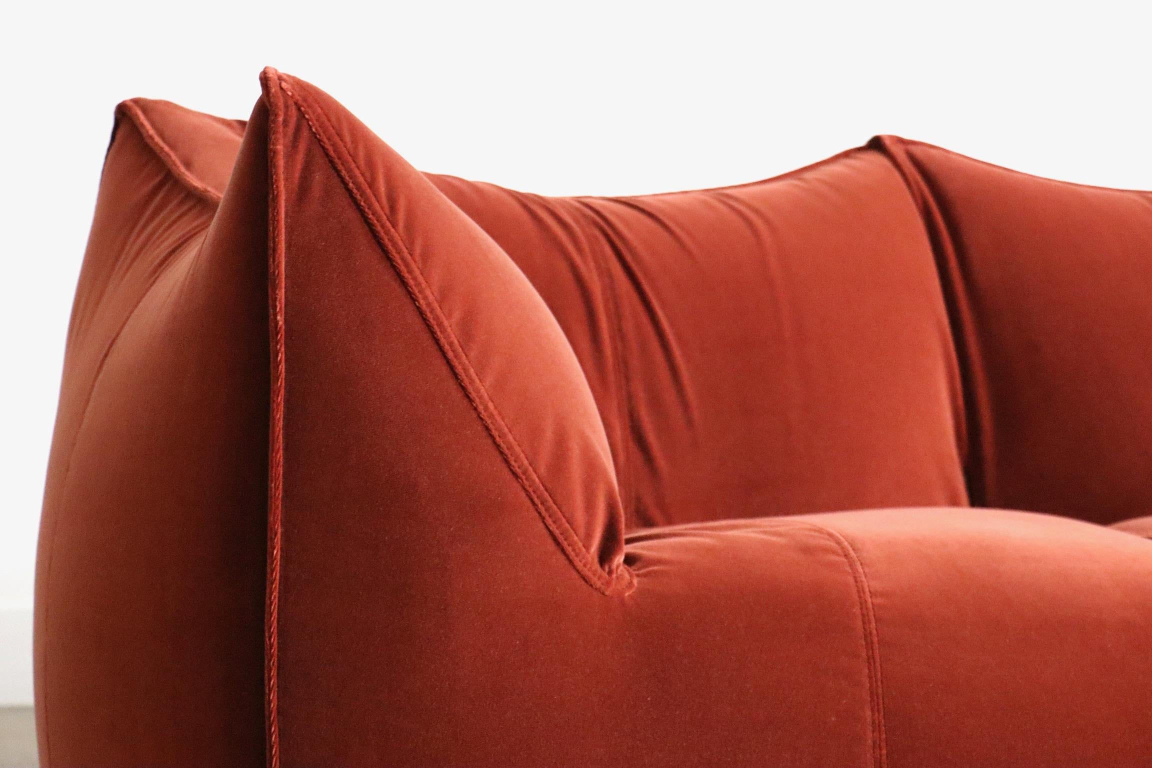Le Bambole Sofa aus Samt von Mario Bellini für B&B Italia, 1970er Jahre (Ende des 20. Jahrhunderts) im Angebot