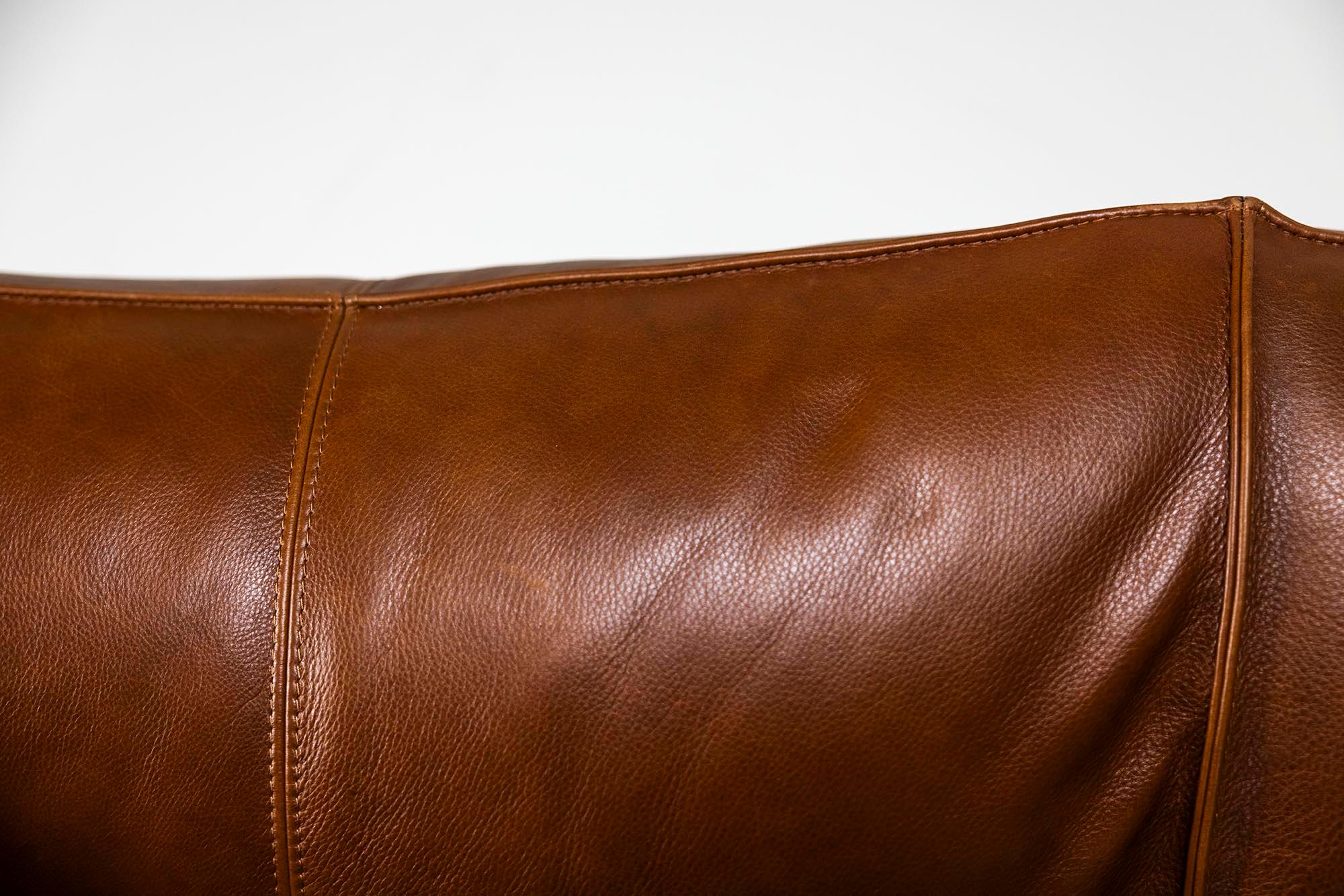Zweisitzer-Sofa „Le Bambole“ aus neu gepolstertem Leder von Mario Bellini für B&B im Angebot 6