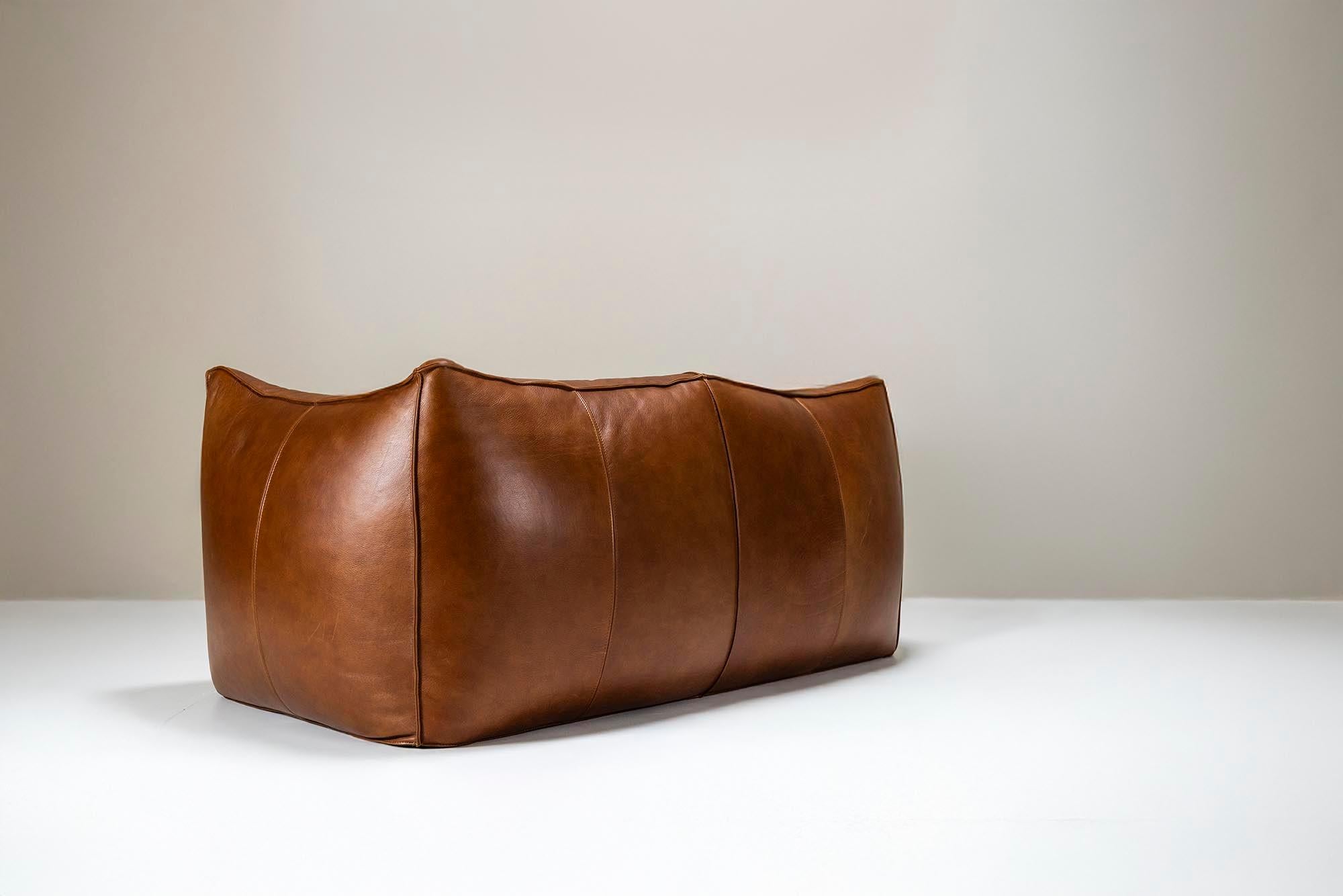 Zweisitzer-Sofa „Le Bambole“ aus neu gepolstertem Leder von Mario Bellini für B&B (Italienisch) im Angebot