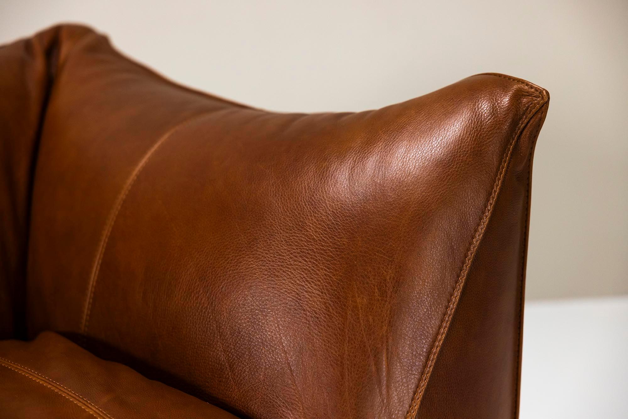 Zweisitzer-Sofa „Le Bambole“ aus neu gepolstertem Leder von Mario Bellini für B&B im Angebot 2