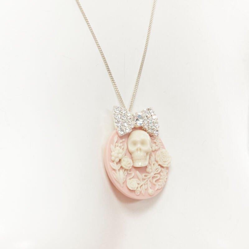 LE BIJOUX DE SOPHIE pink Barocco skull crystal bow pendant silver necklace
Reference: ANWU/A00318
Brand: Le Bijoux De Sophie
Color: Pink, Silver
Pattern: Solid
Closure: Lobster Clasp
Extra Details: Pink with bone detailing pendant. Crystal