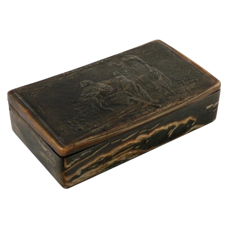 "Le Bon Ménage" Horn Snuff Box, 19th Century For Sale