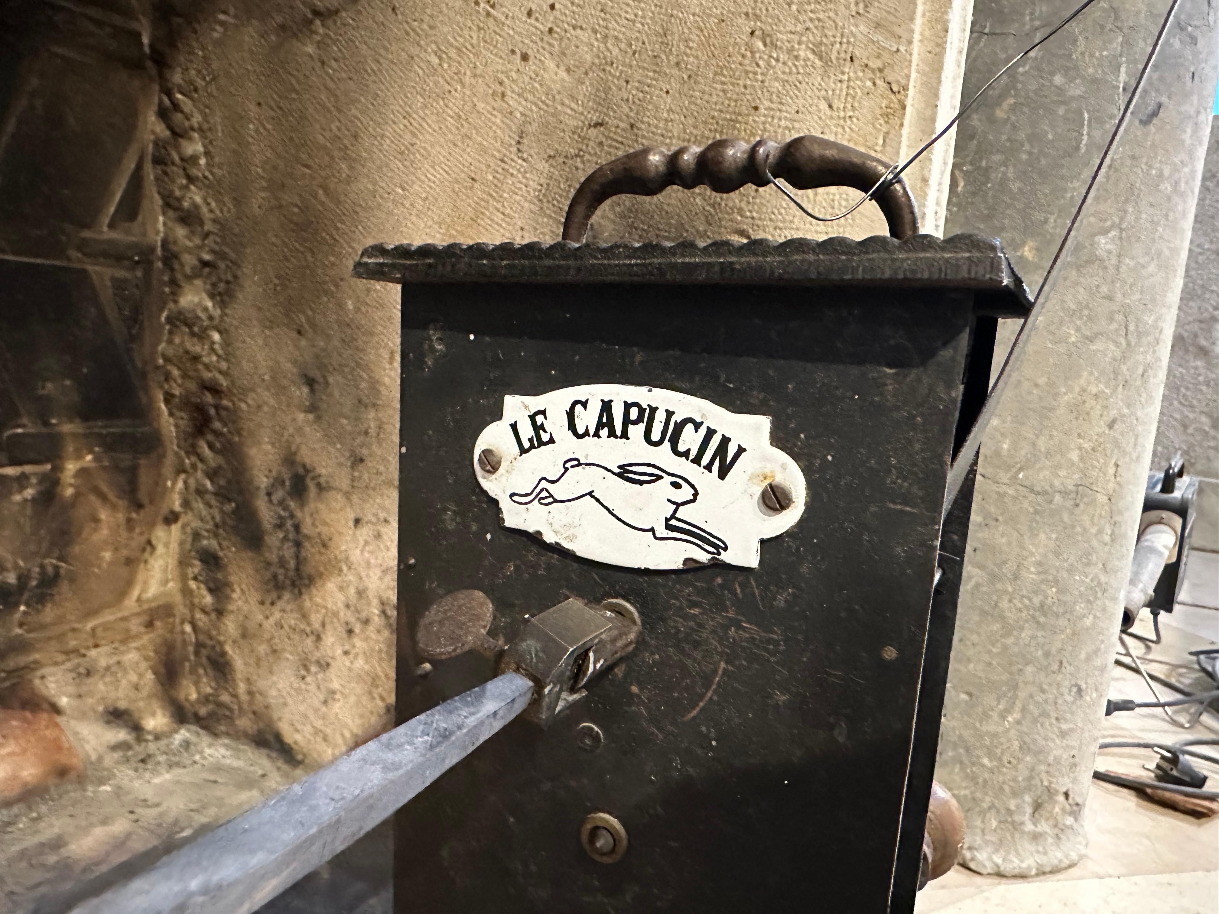 Le Capucin, antique pointe de rotisserie française en vente 1