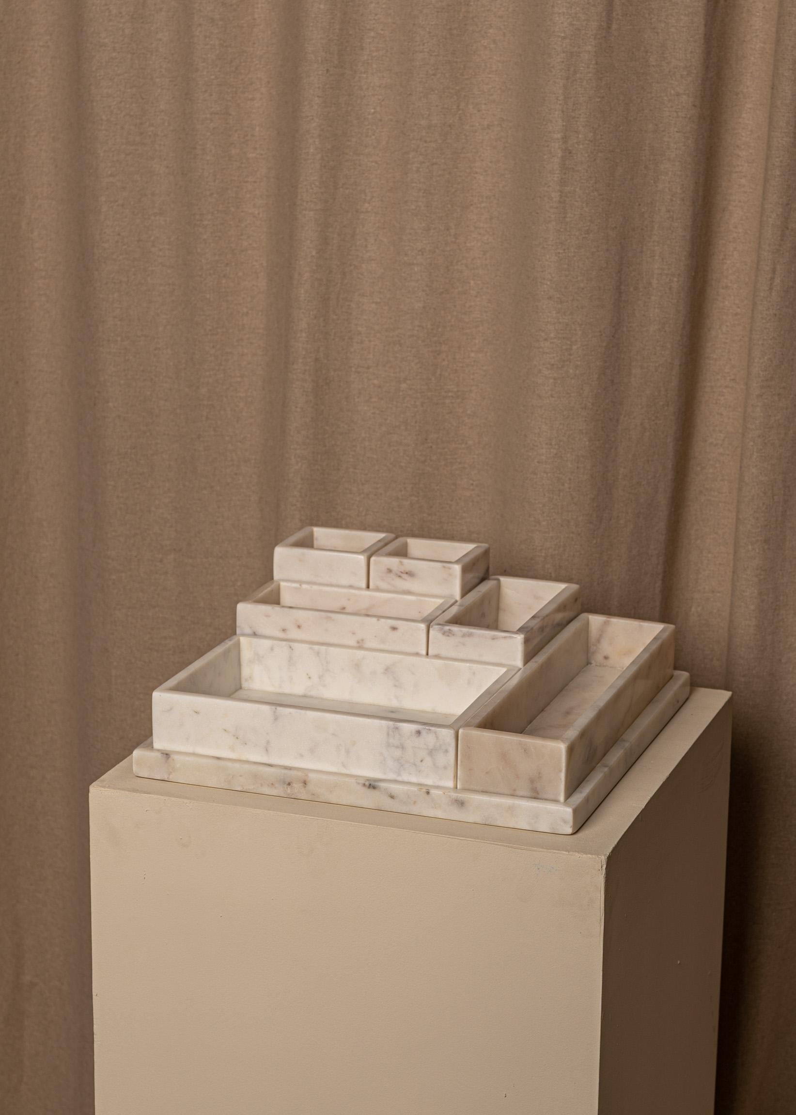 Le Carré White Marble Organizer by Simone & Marcel
Dimensions: D 35 x W 35 x H 8 cm.
Materials: White Marble.

Custom options available on request. Please contact us. 

Our mission is to encourage people to make their home the best place to be, to