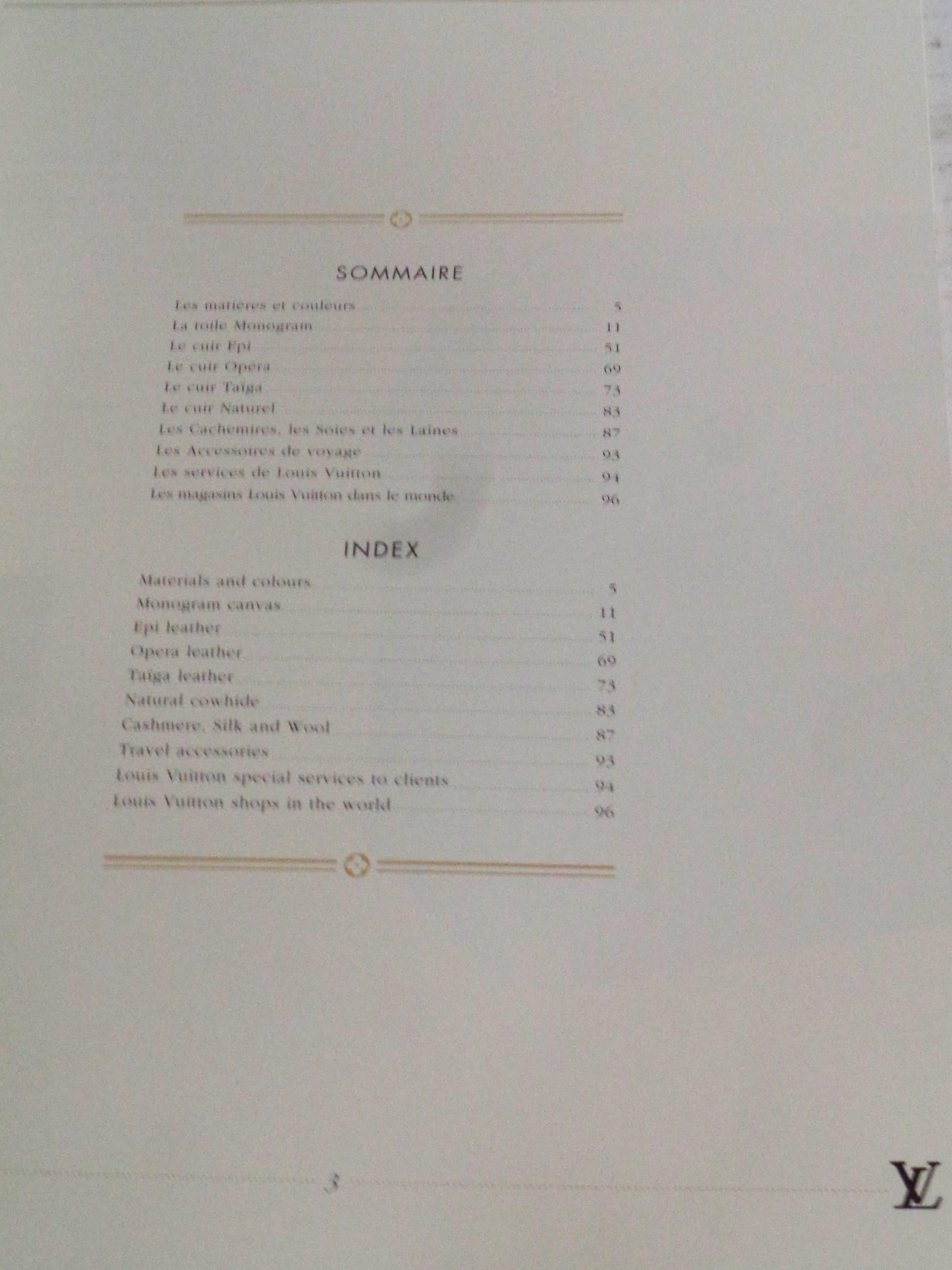 Fin du 20e siècle Le catalogue - Louis Vuitton w/ Price List & Taiga Pamphlet - 1993 numéro 1  en vente