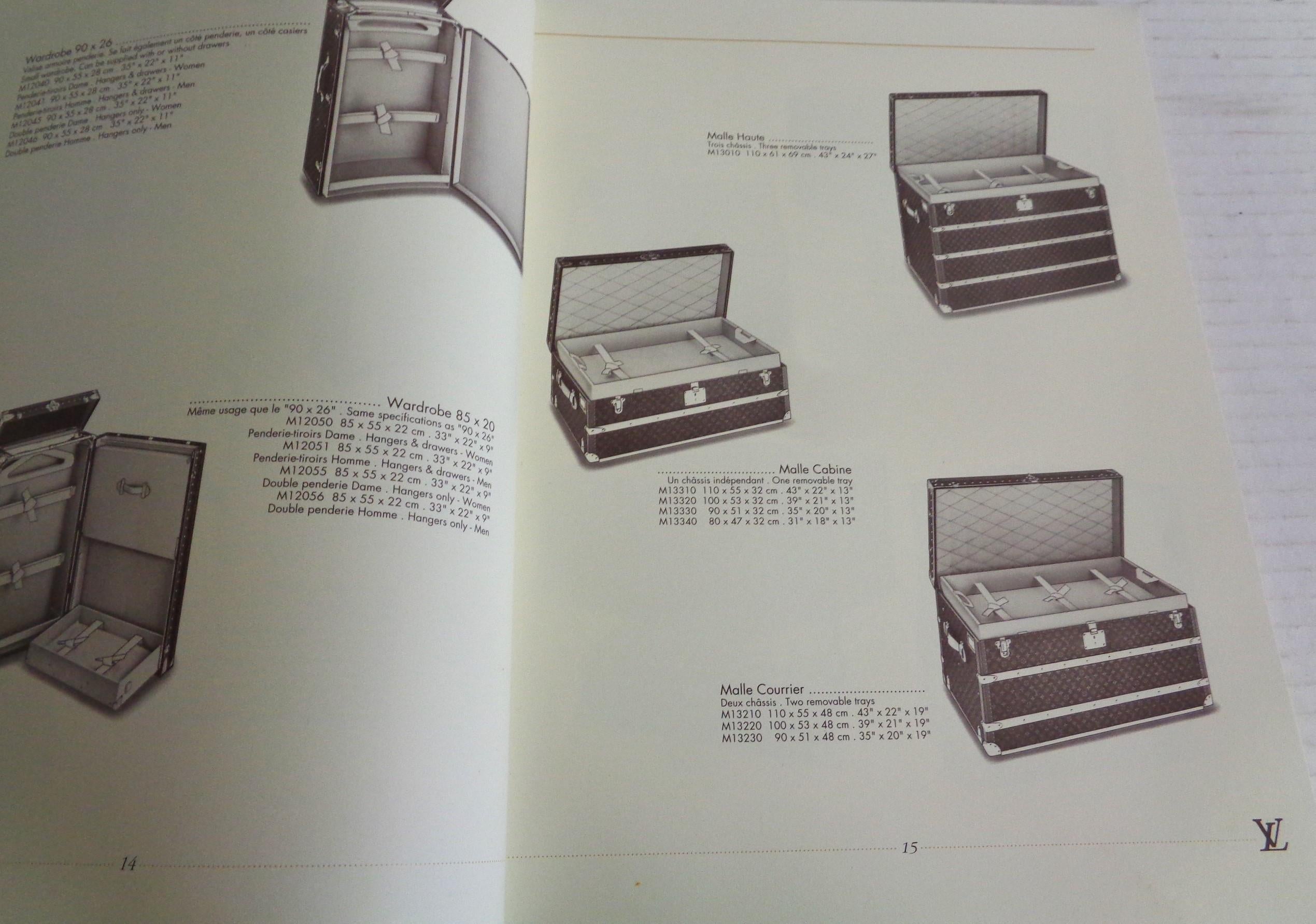 Le catalogue - Louis Vuitton w/ Price List & Taiga Pamphlet - 1993 numéro 1  en vente 2
