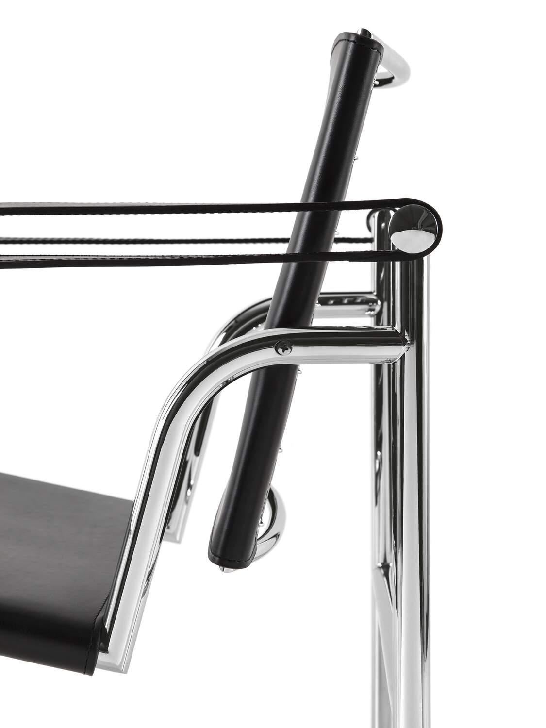 XXIe siècle et contemporain Le Corbusier 1 Fauteuil Dossier Basculant Armchair For Cassina en vente