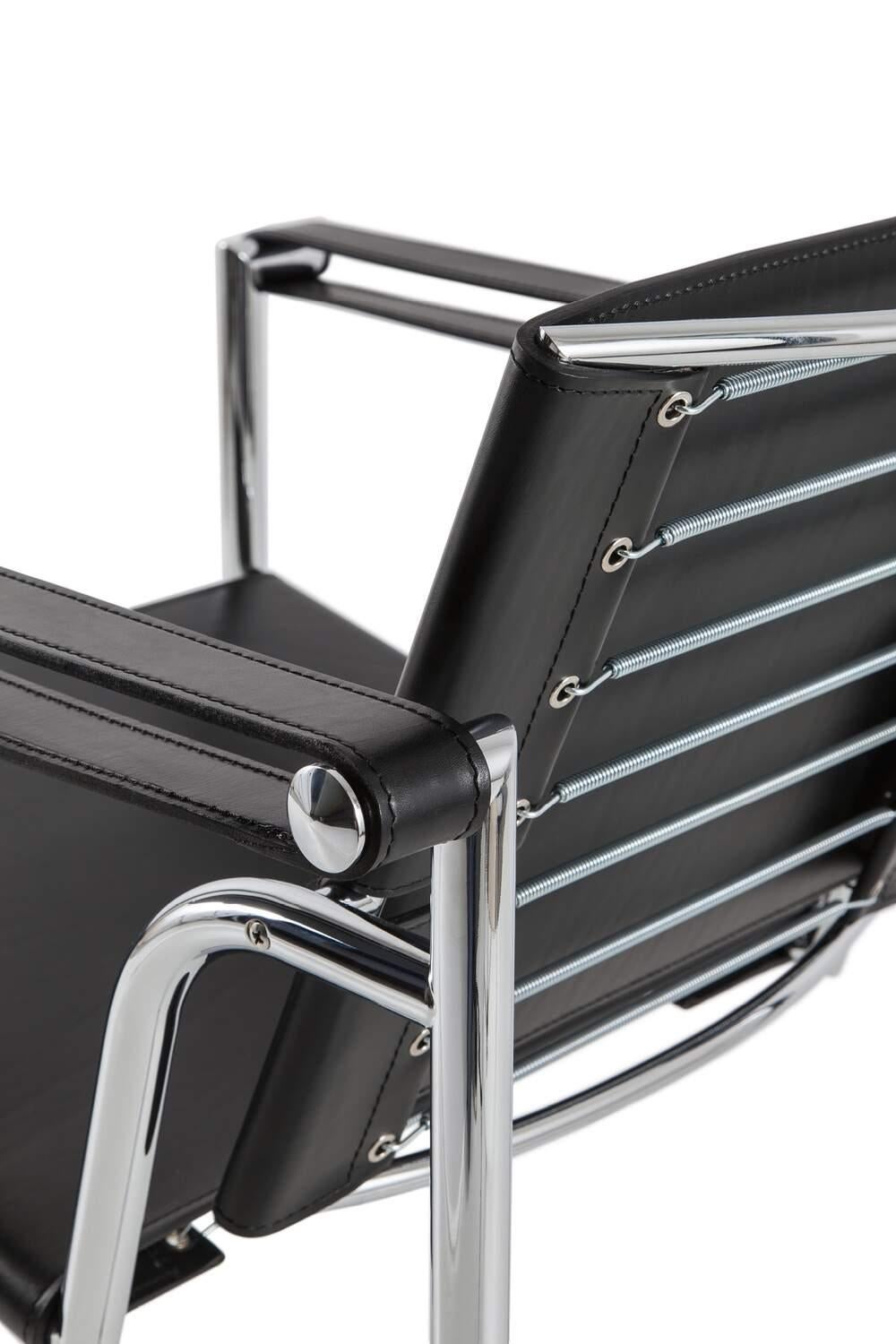 Le Corbusier 1 Fauteuil Dossier Basculant Armchair For Cassina en vente 1