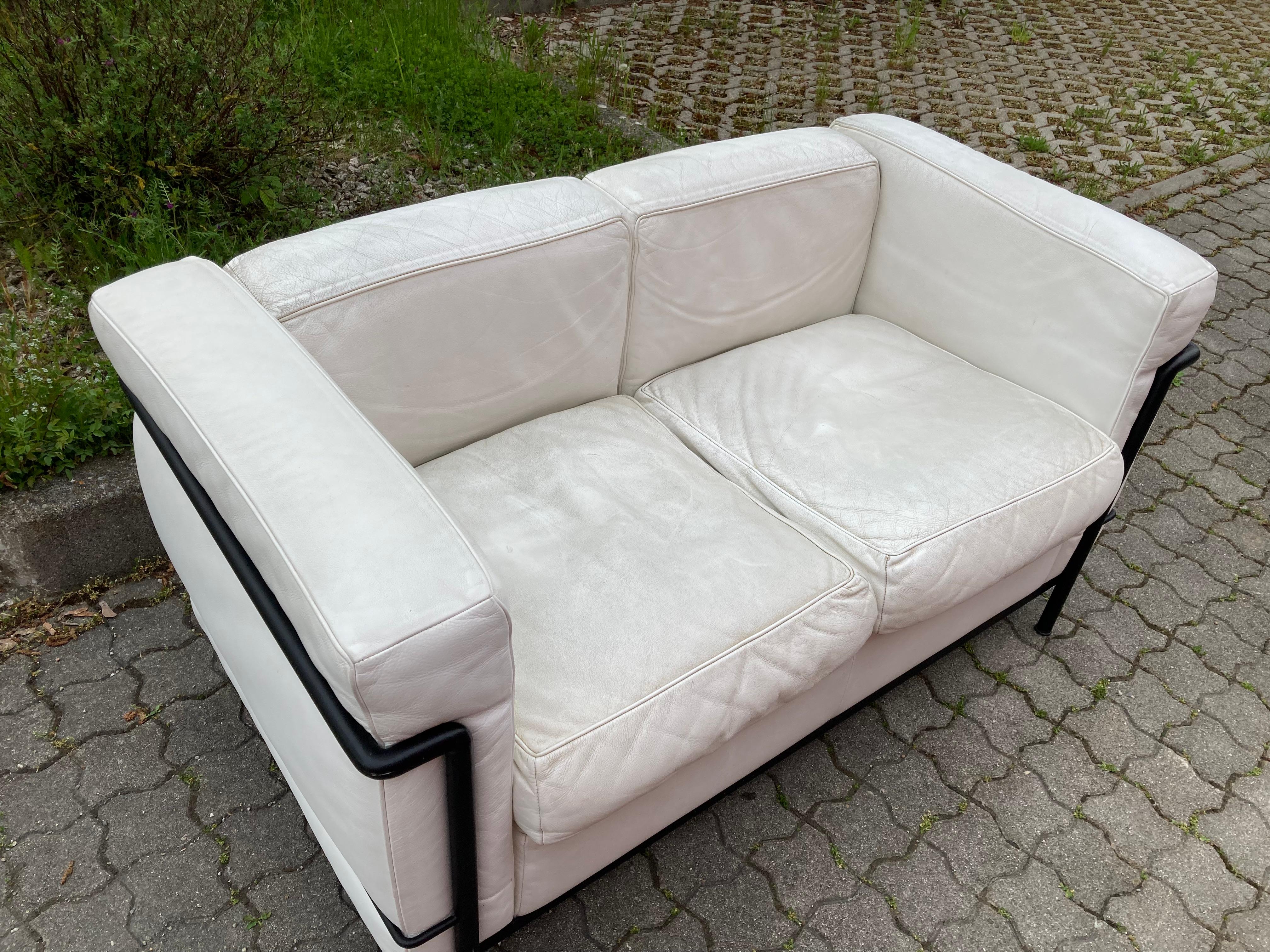 Le Corbusier 2-Sitzer-Sofa LC2 aus weißem Leder von Cassina, Vintage (Bauhaus) im Angebot