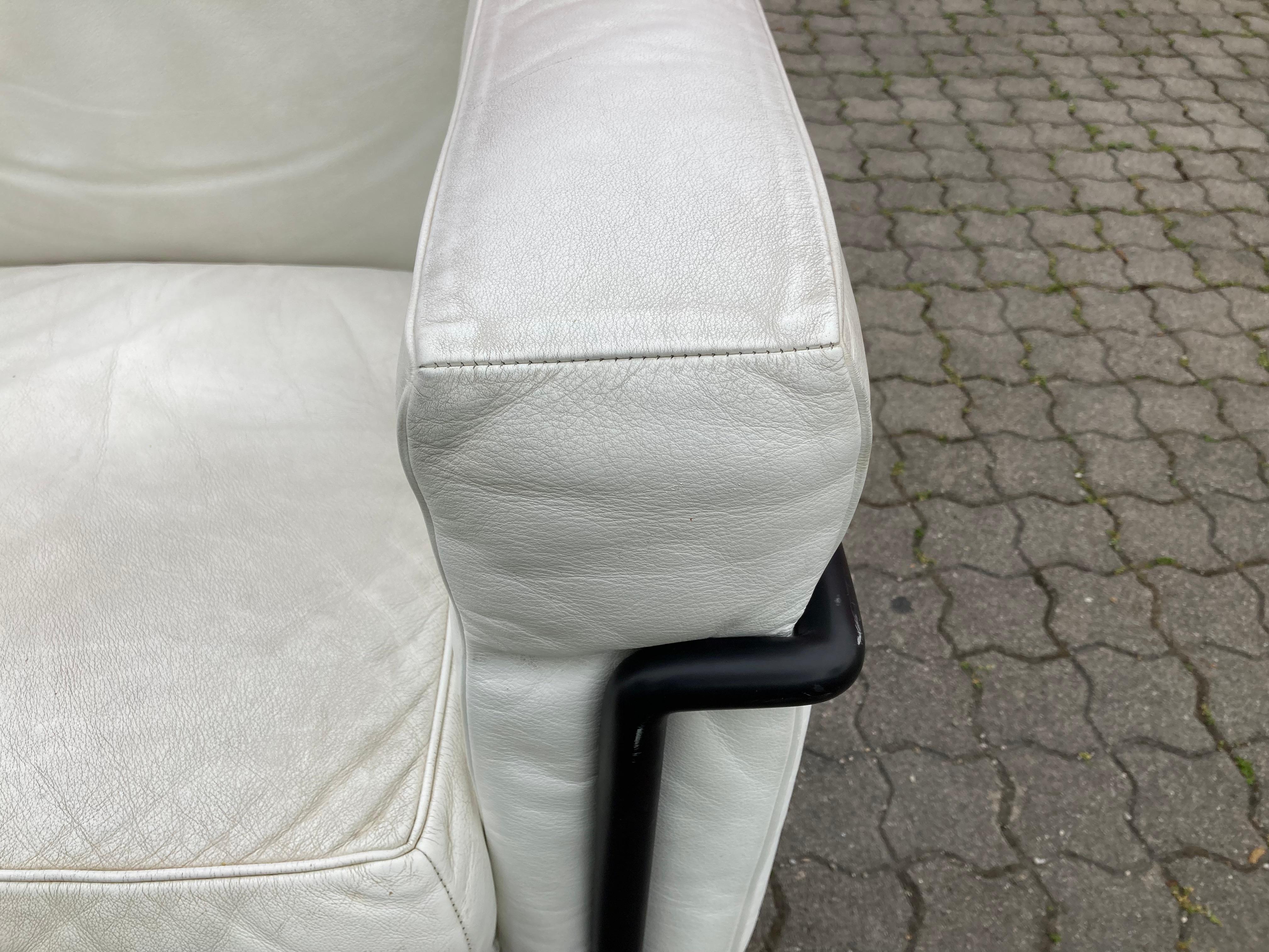 Le Corbusier 2-Sitzer-Sofa LC2 aus weißem Leder von Cassina, Vintage (Italienisch) im Angebot