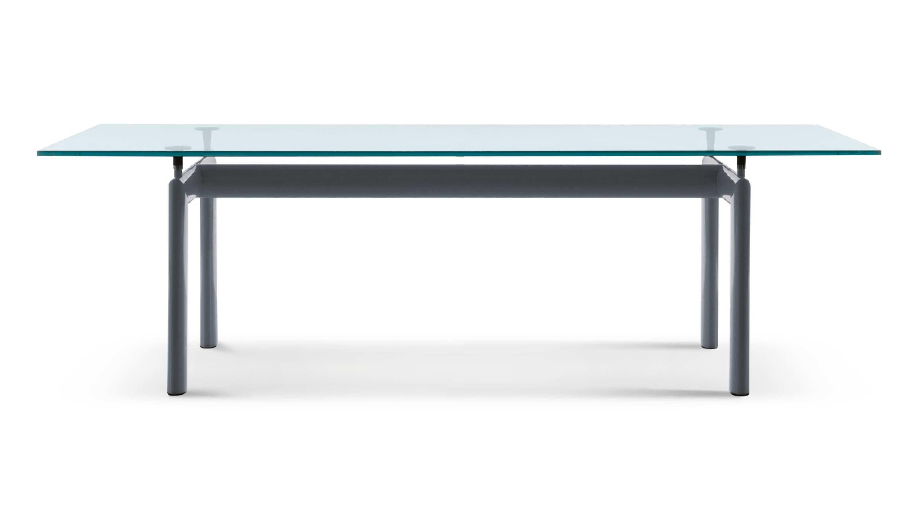 Le Corbusier 6 Table Tube d'Avion per Cassina

Espressione della lunga ricerca condotta da Cassina sui capolavori dei grandi maestri, il tavolo di design Table tube d'avion è uno dei primi modelli di studio presentati da Le Corbusier, Pierre