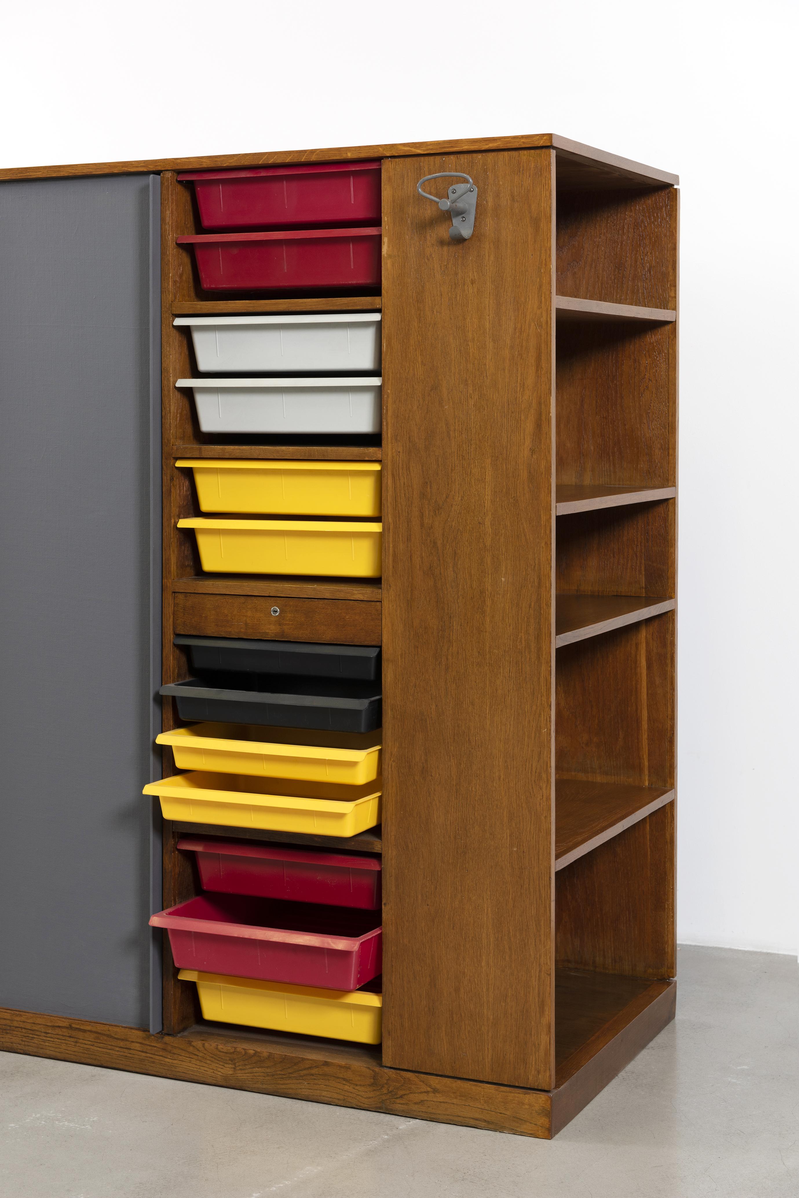 Kleiderschrank von Le Corbusier und Charlotte Perriand, 1956-1959 (Mitte des 20. Jahrhunderts)