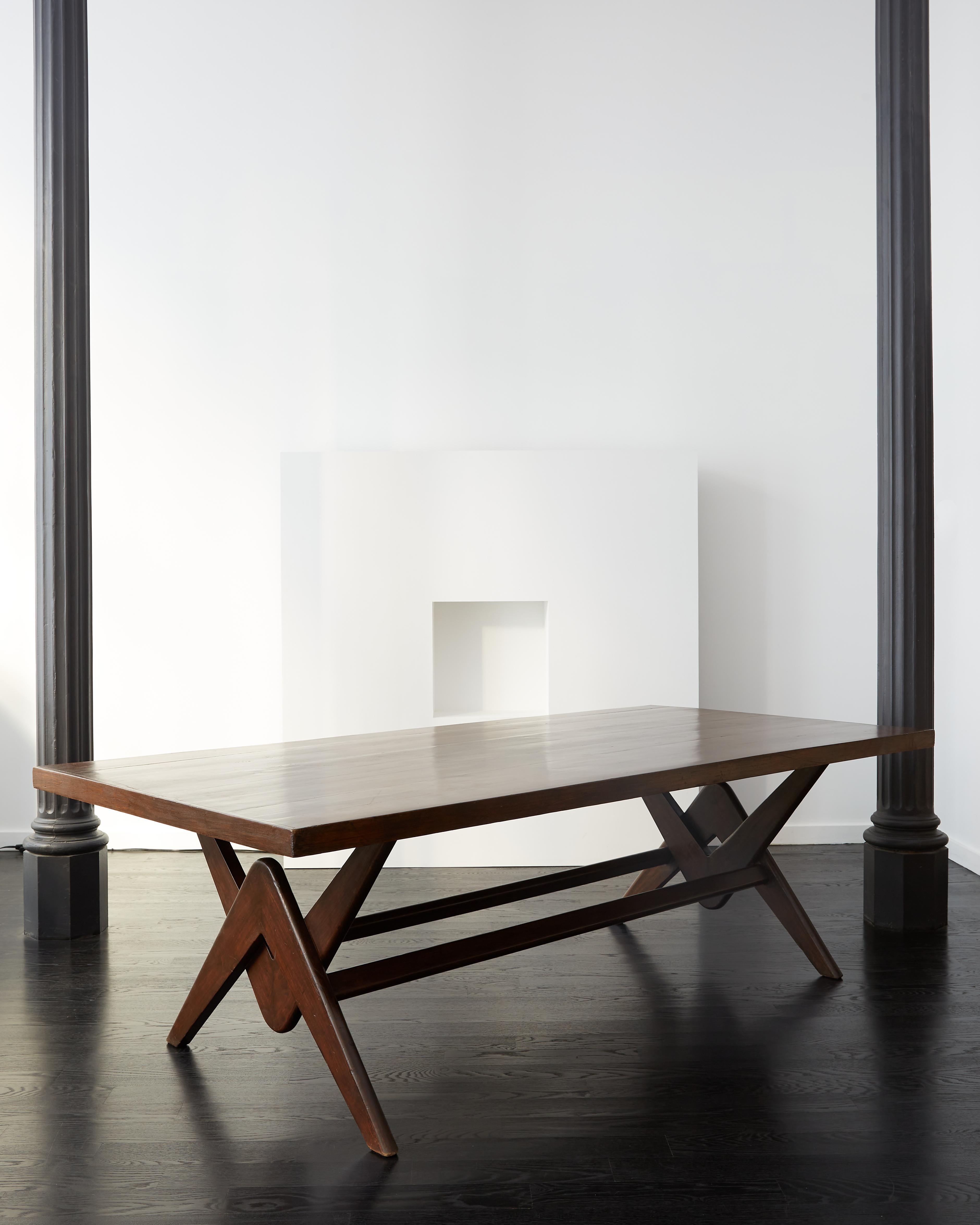Le Corbusier und Pierre Jeanneret Committee Tisch (20. Jahrhundert) im Angebot
