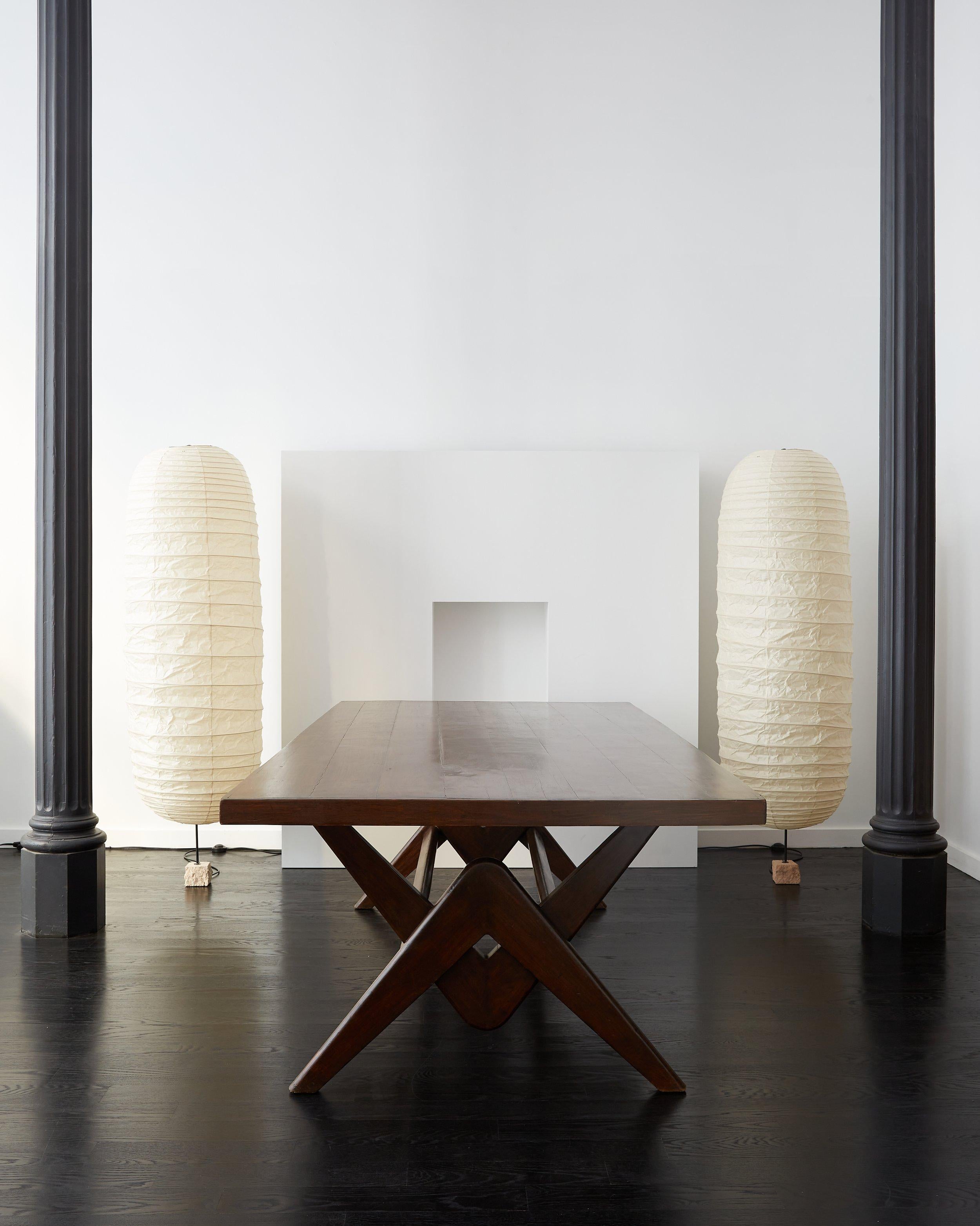 Le Corbusier und Pierre Jeanneret Committee Tisch (Teakholz) im Angebot