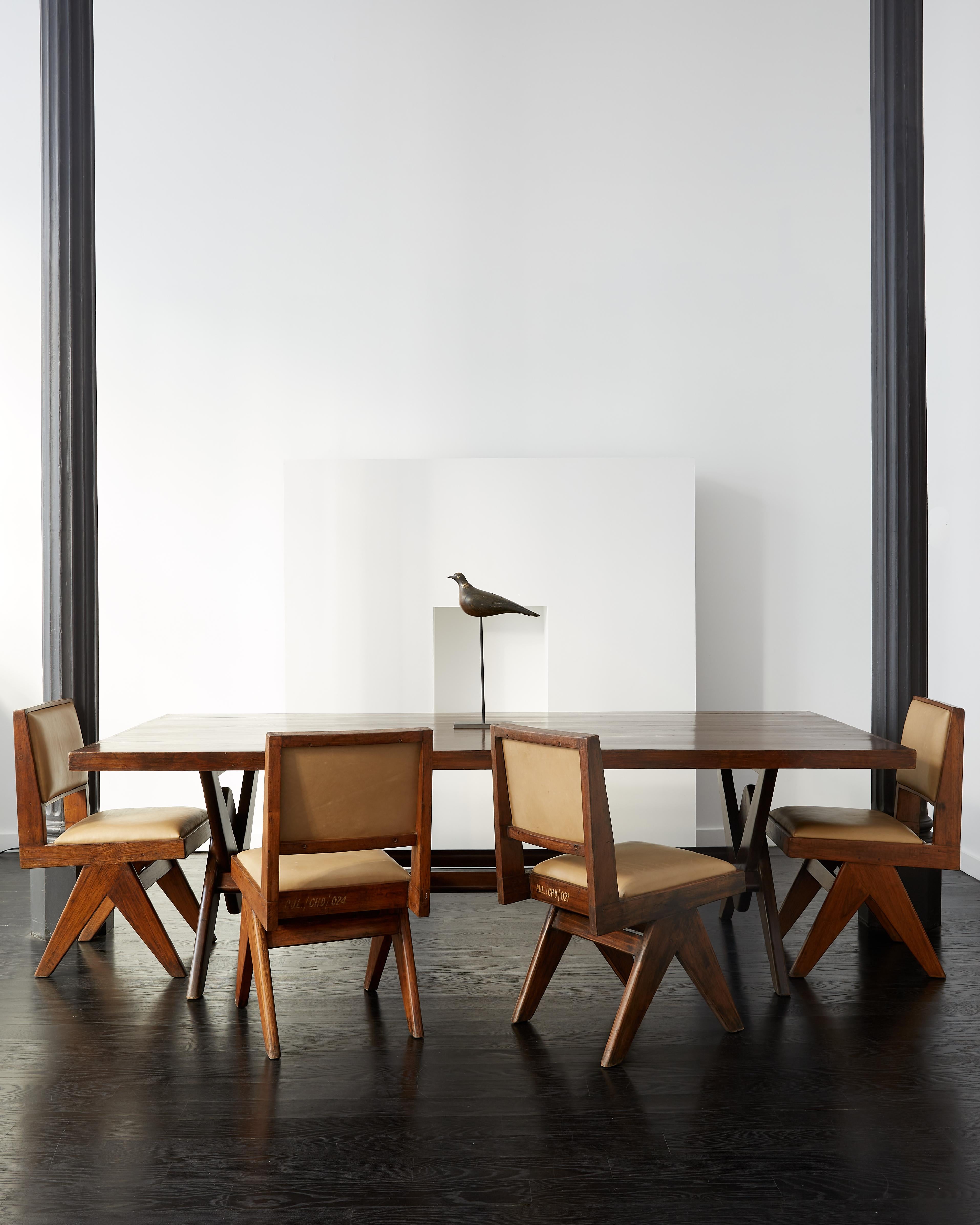 Le Corbusier und Pierre Jeanneret Committee Tisch im Angebot 1