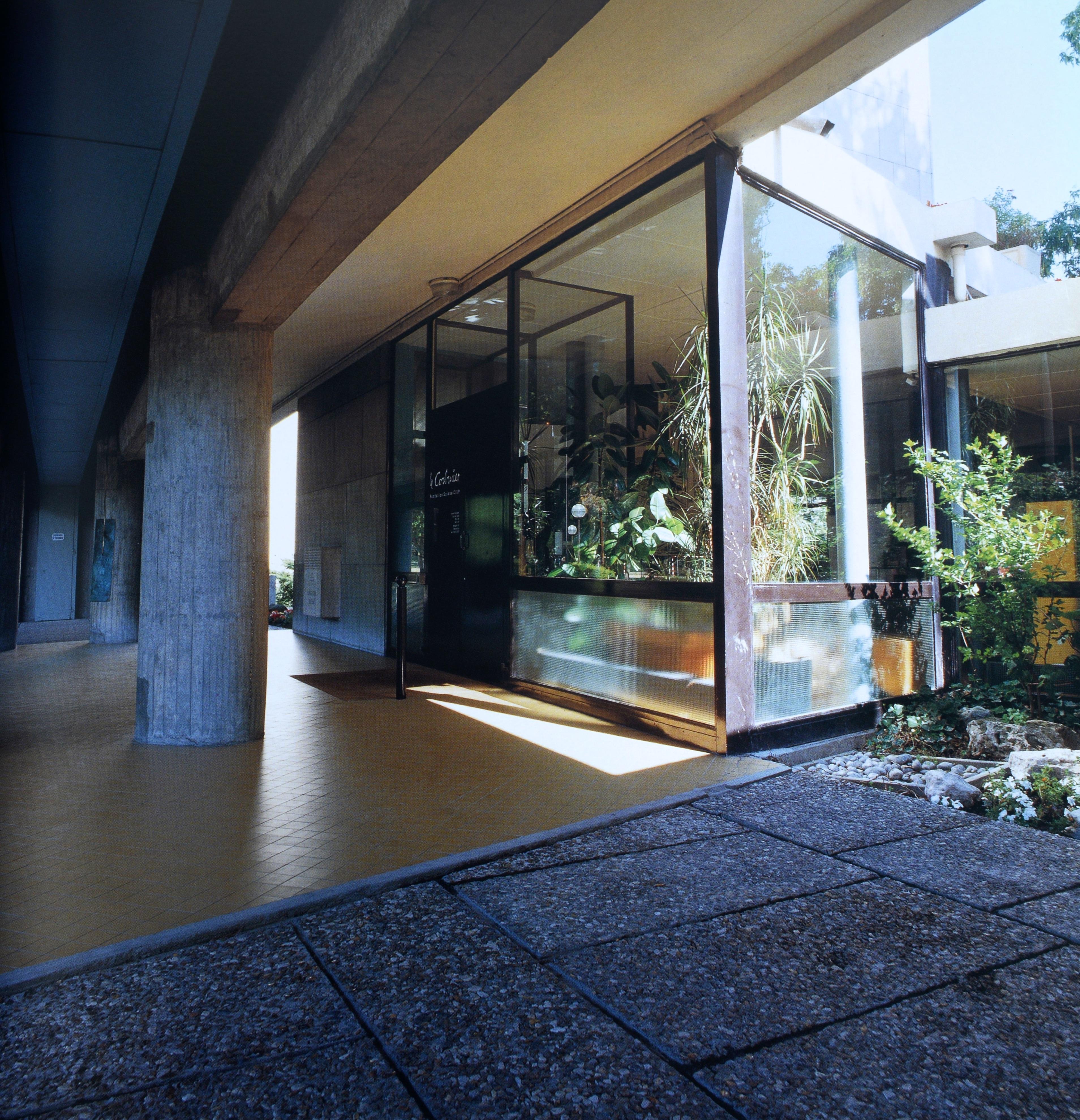 Le Corbusier : L'architecte du vingtième siècle par Kenneth Frampton en vente 10