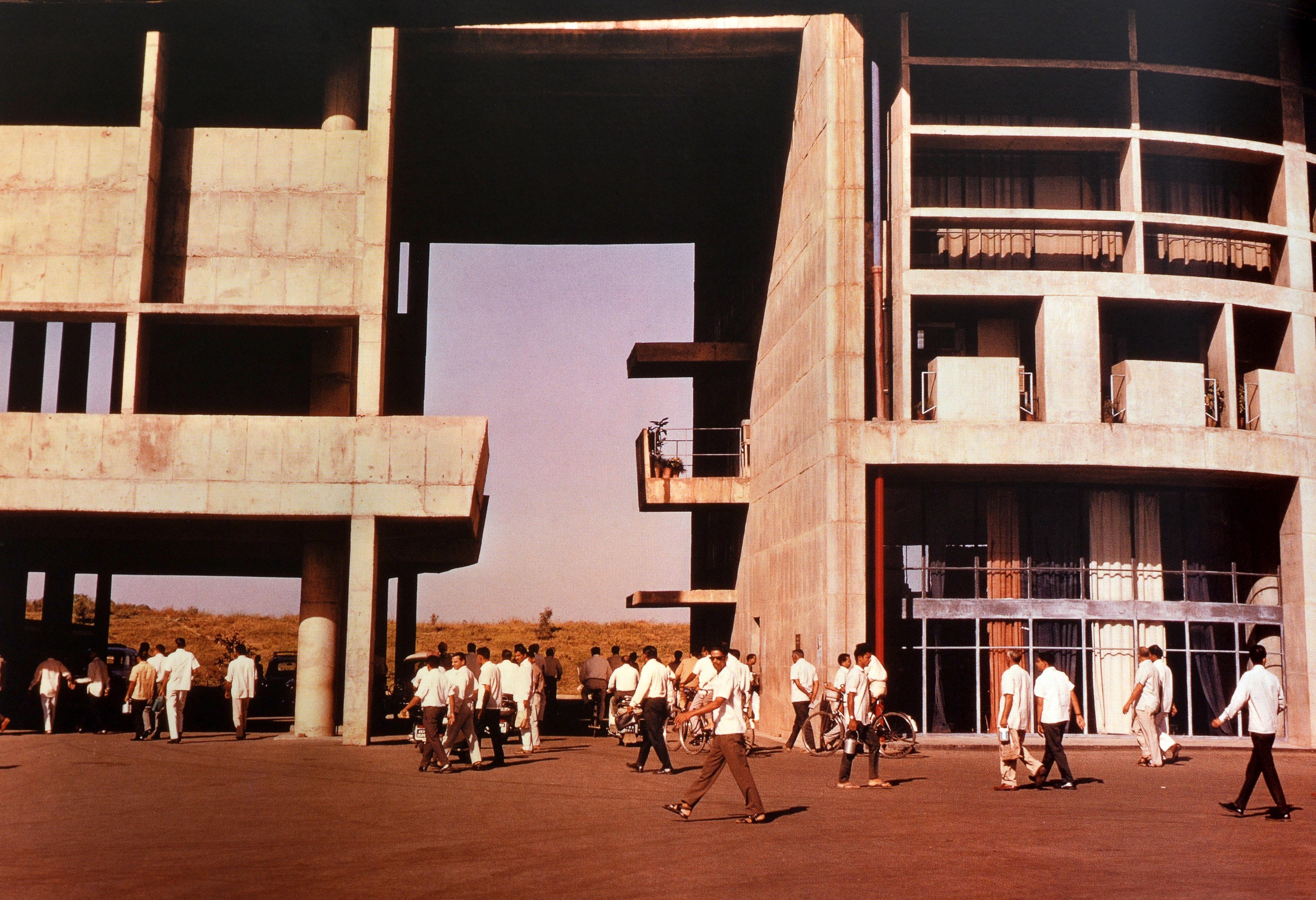 Le Corbusier : L'architecte du vingtième siècle par Kenneth Frampton en vente 13