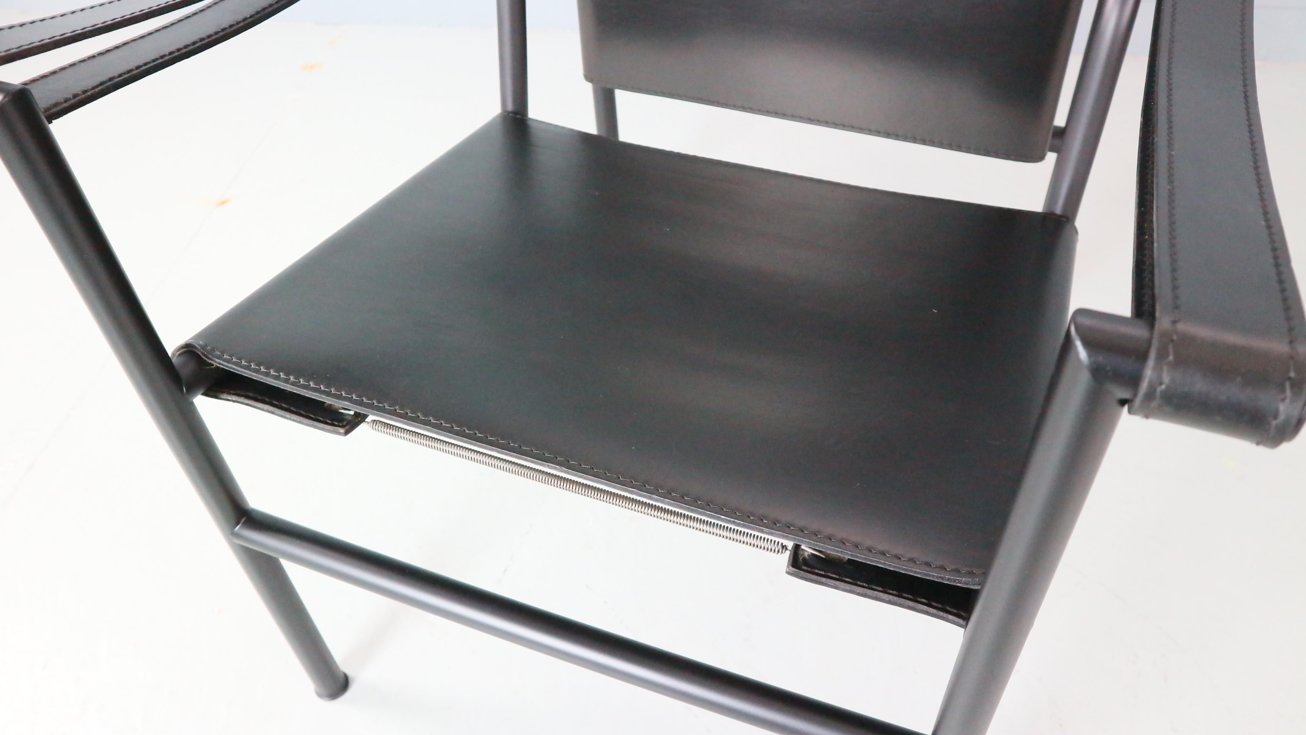 Italiano Poltrona Le Corbusier nero su nero Model-LC1 per Cassina, anni '70, Italia in vendita