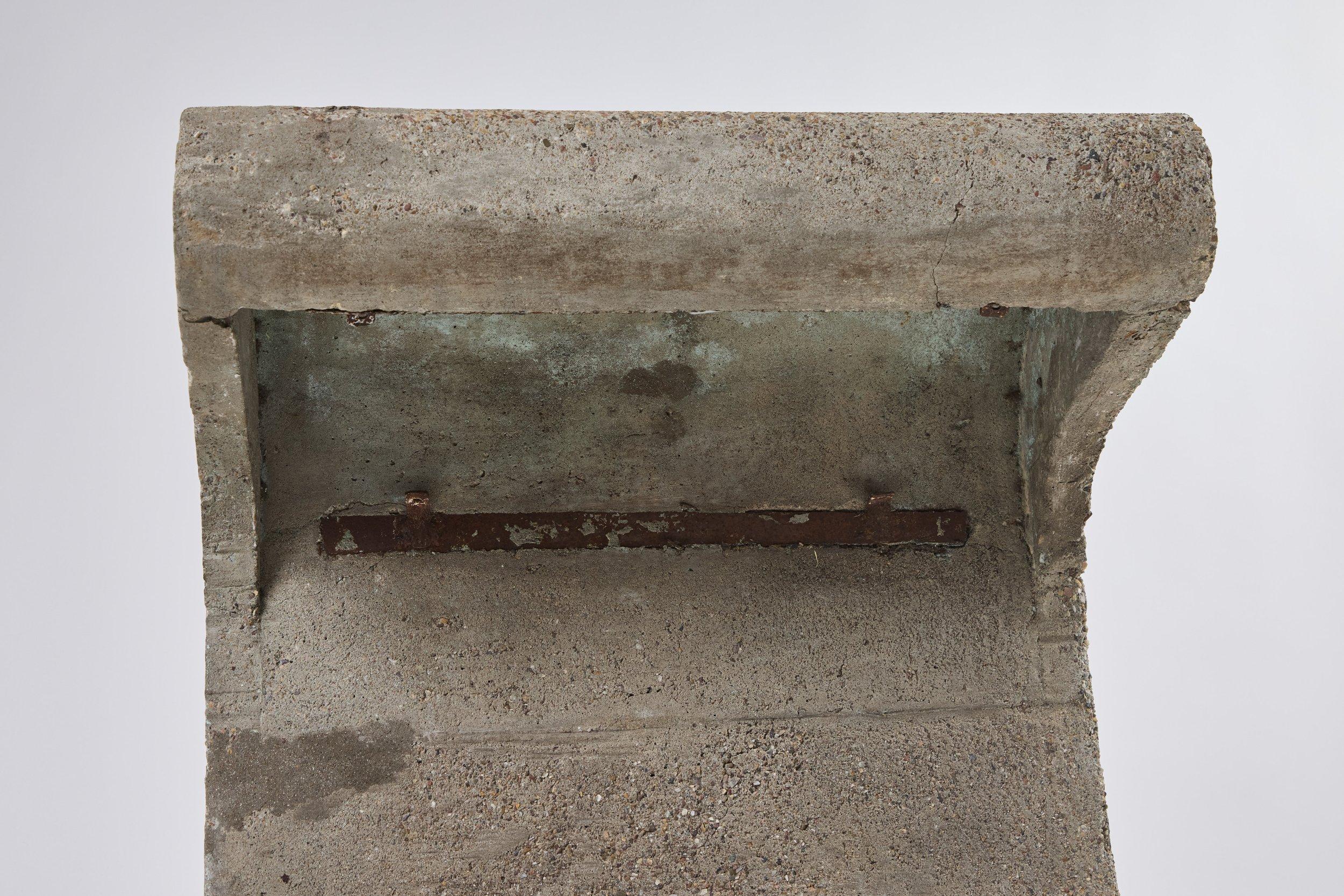 Indiano Le Corbusier Borne Béton Lampada I in vendita