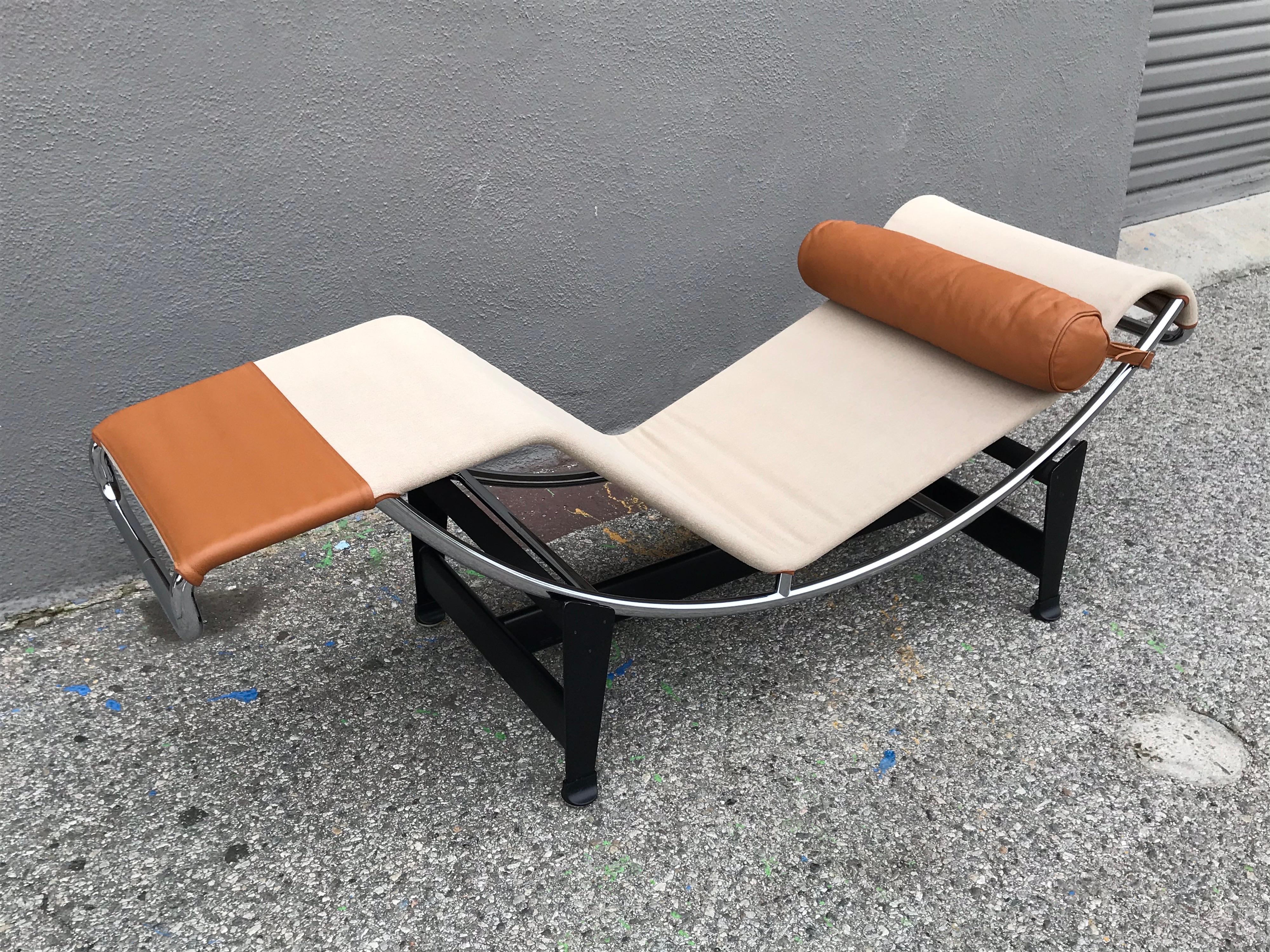 Metalwork Le Corbusier Canvas and Leather Chaise Longue by Cassina