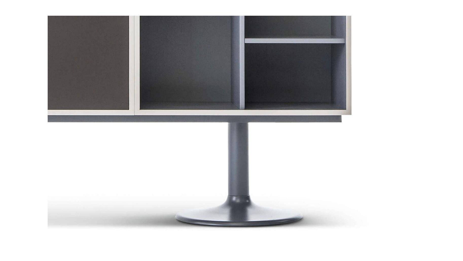 Mid-Century Modern Le Corbusier Casiers Standard, Pieds Corolle Cabinet Pour Cassina en vente