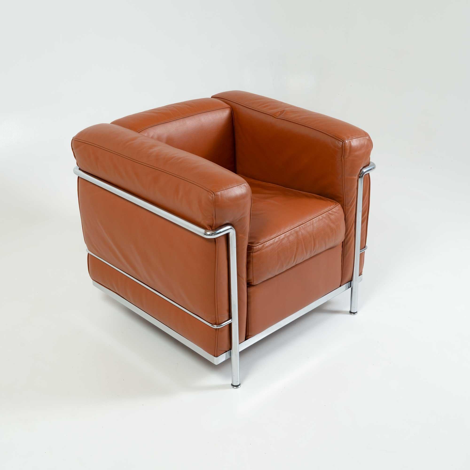 Le Corbusier Cassina LC2 Petite Modele Armchair in Original Tobacco Leather In Good Condition In Seattle, WA