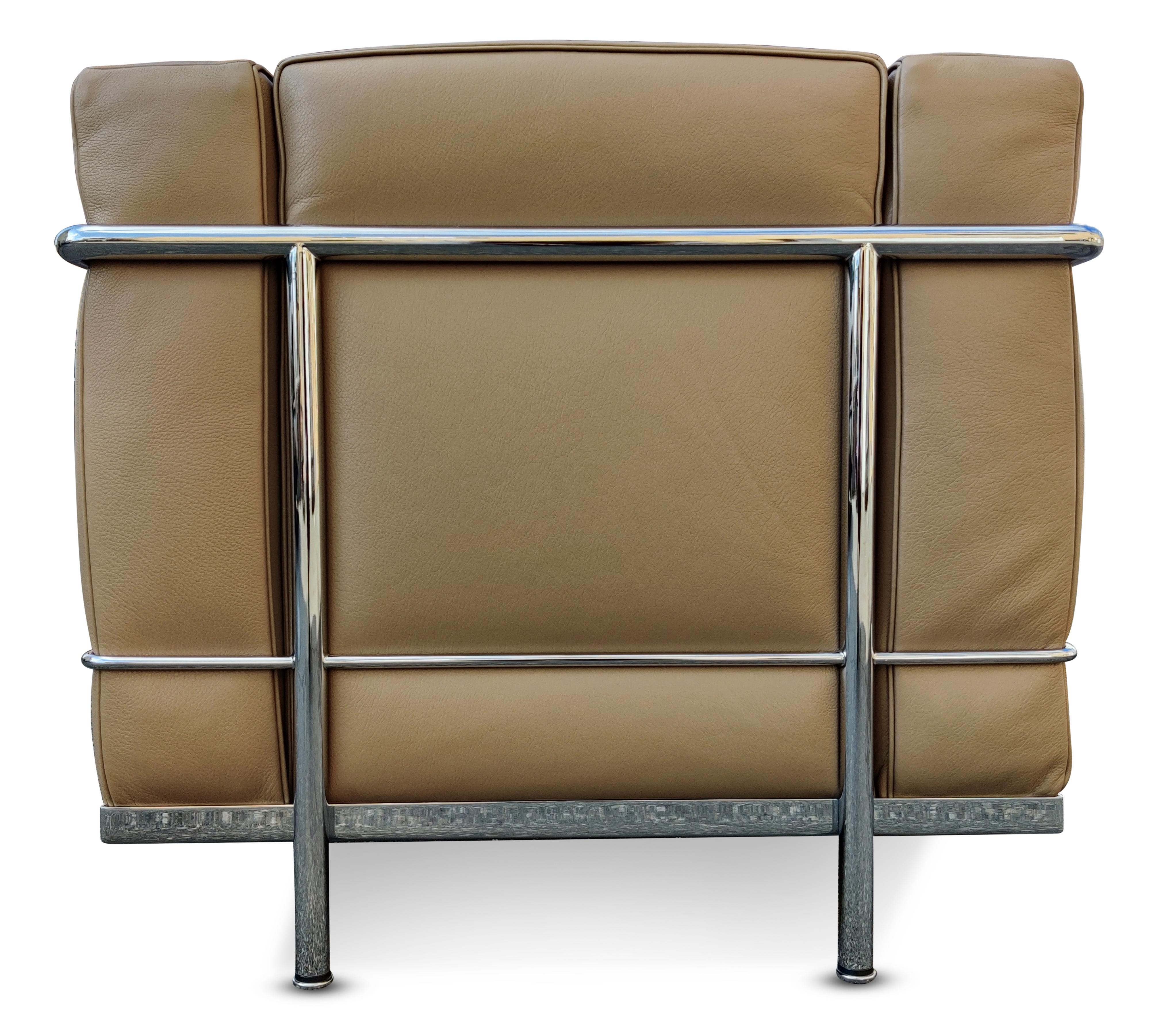 Mid-Century Modern Le Corbusier - Cassina Gray Beige Petit Confort LC2 Club Lounge Chair + Ottoman