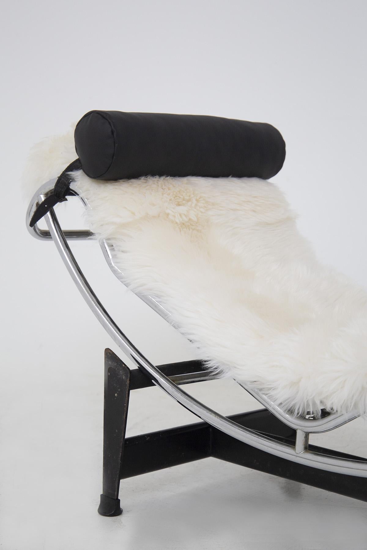Italian Le Corbusier Chaise Longue in Fur LC4, C. Perriand, P. Jeanneret for Cassina