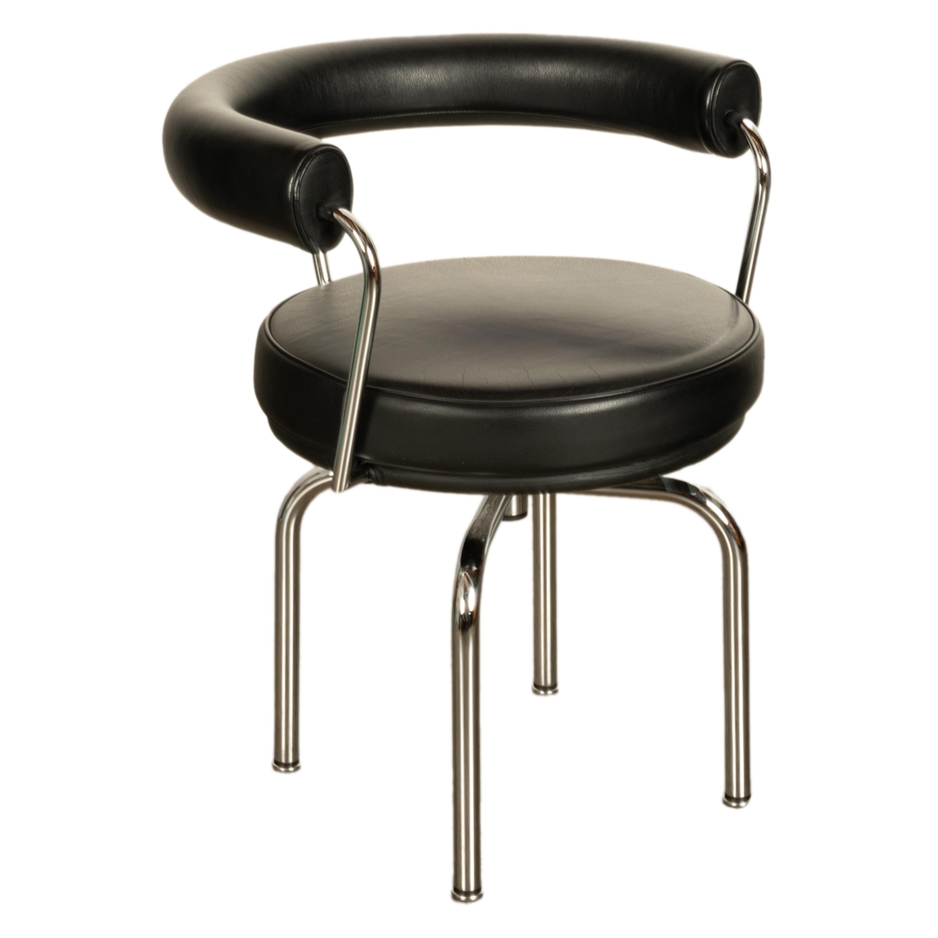 Le Corbusier Charlotte Perriand LC 7 Black Leather Swivel Chair by Cassina 1980s 3