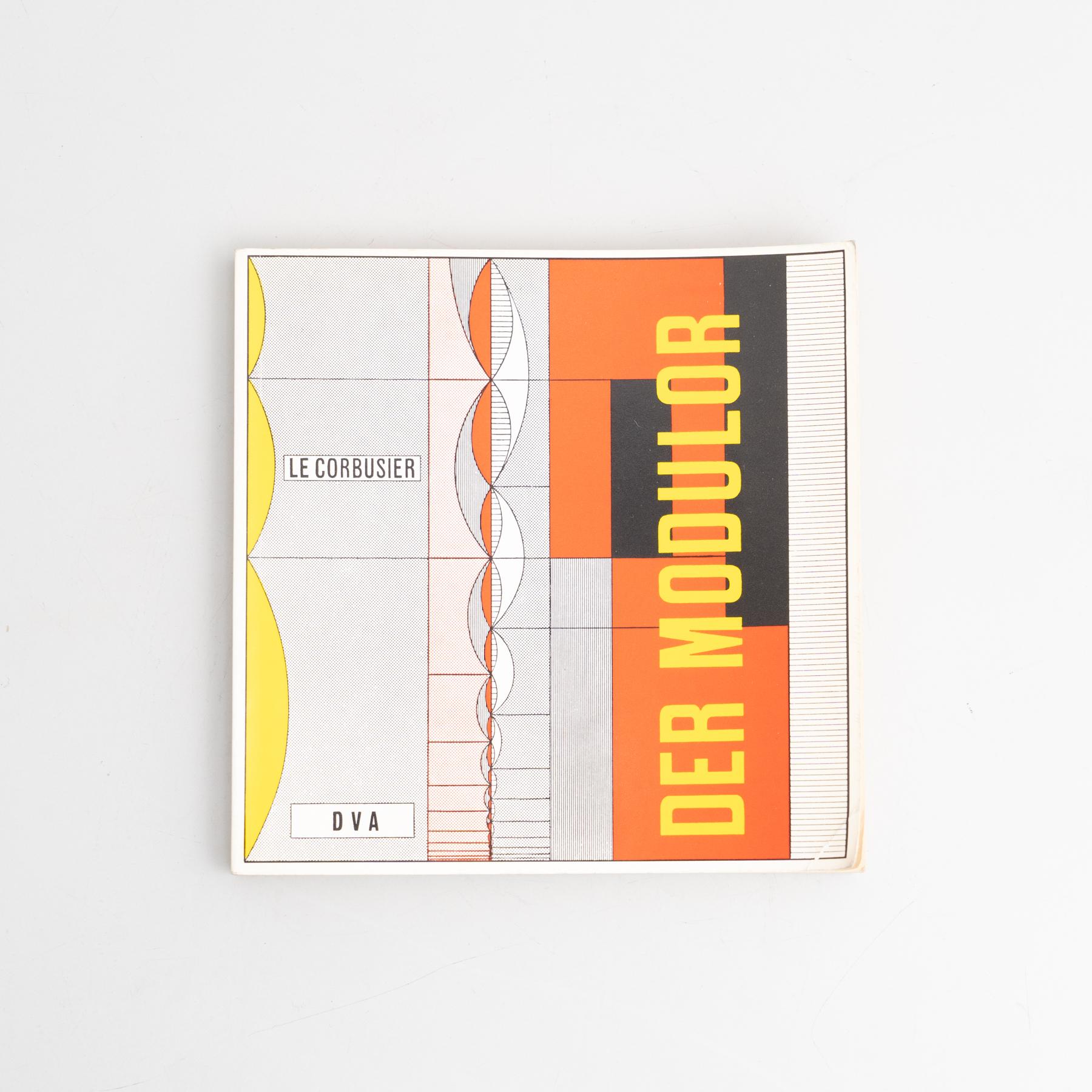 Le Corbusier Der Modulor Buch. Le Corbusier veröffentlichte Le Modulor 1948, gefolgt von Modulor 2 im Jahr 1955. Diese Werke wurden erstmals 1954 als The Modulor und 1958 als Modulor 2 (Let the User Speak Next) auf Englisch veröffentlicht. Der