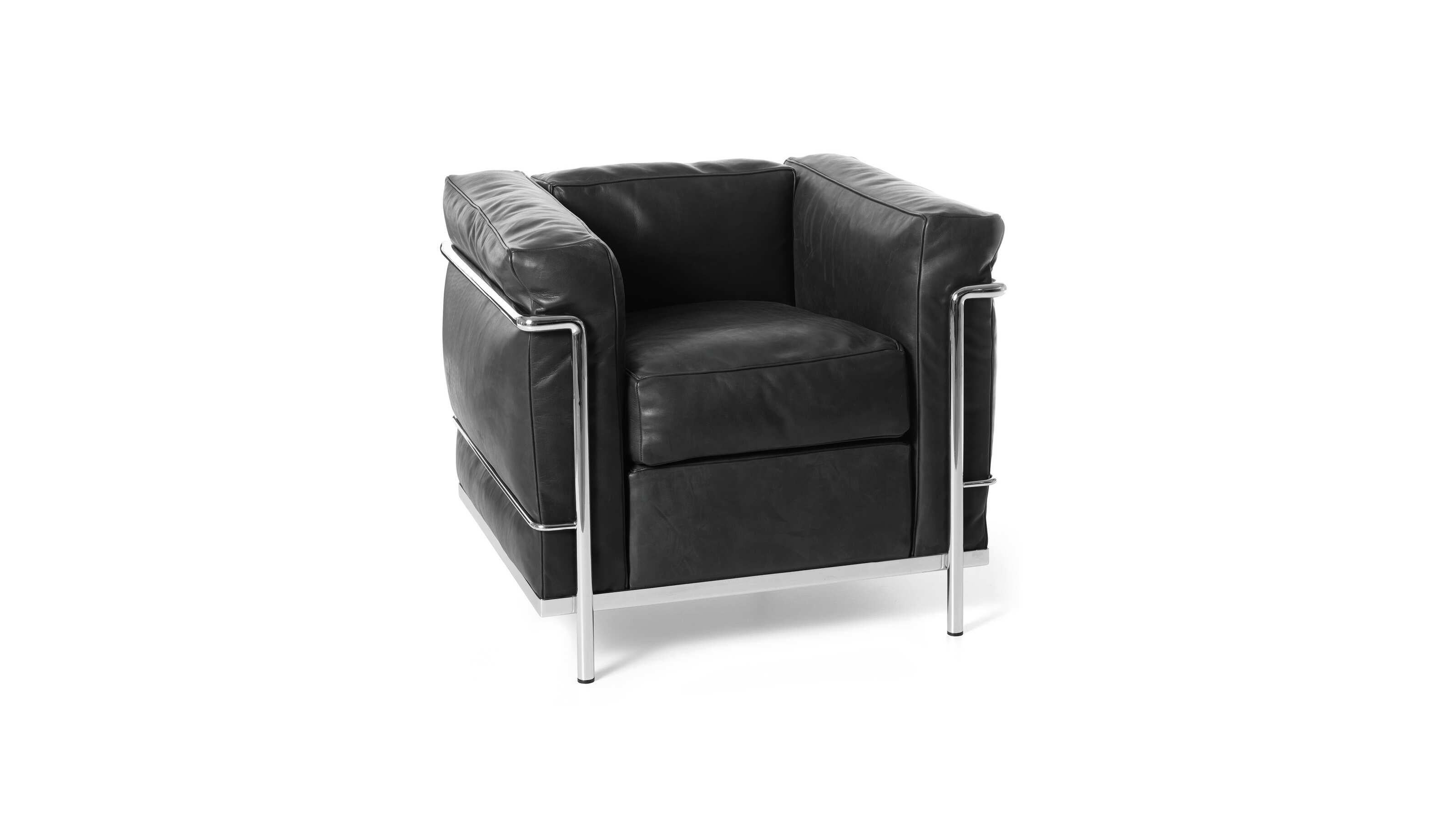Le Corbusier Fauteuil Grand Confort, Petit Modèle Armchair For Cassina

Un style intemporel qui a écrit son propre chapitre dans l'histoire du design, devenant une icône de renommée mondiale. Parfait aujourd'hui dans tout cadre résidentiel ou
