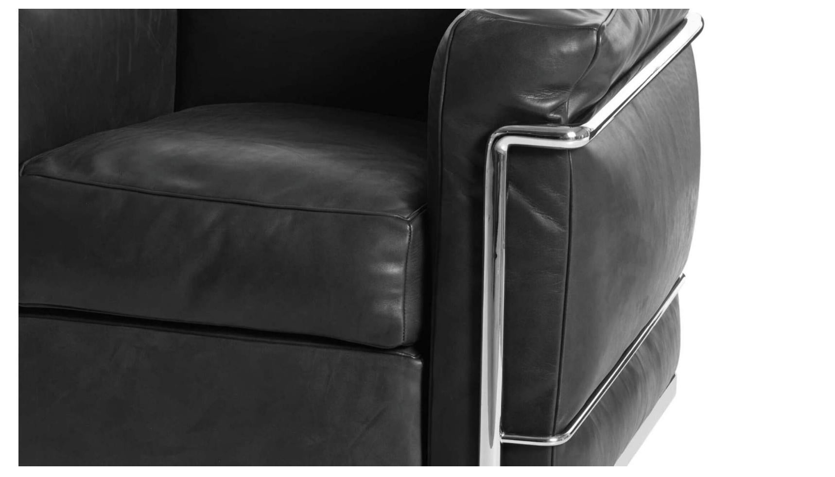 Le Corbusier Fauteuil Grand Confort, Petit Modèle Armchair For Cassina Neuf - En vente à Barcelona, Barcelona