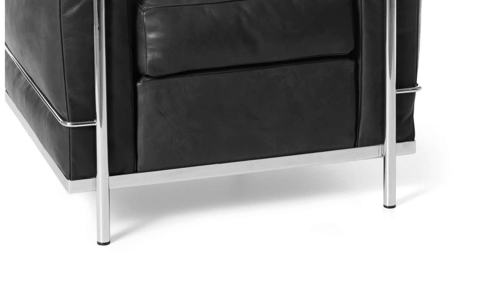 XXIe siècle et contemporain Le Corbusier Fauteuil Grand Confort, Petit Modèle Armchair For Cassina en vente