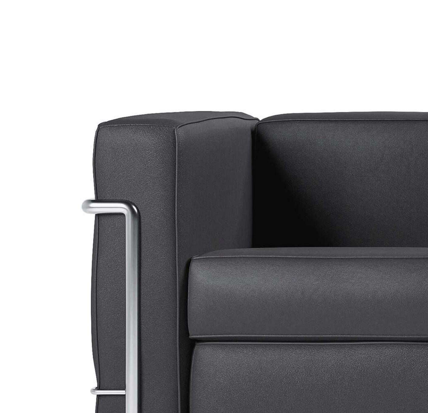 Le Corbusier Fauteuil Grand Confort, Petit Modèle, Trois Places, Sofá Duradero en Nuevo estado para la venta en Barcelona, Barcelona