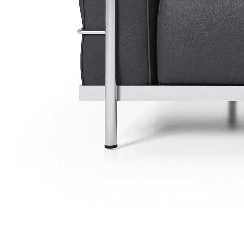 Le Corbusier Fauteuil Grand Confort, Petit Modèle, Trois Places, Sofá Duradero Siglo XXI y contemporáneo en venta