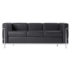 Le Corbusier Fauteuil Grand Confort, Petit Modèle, Trois Places, Durable Sofa