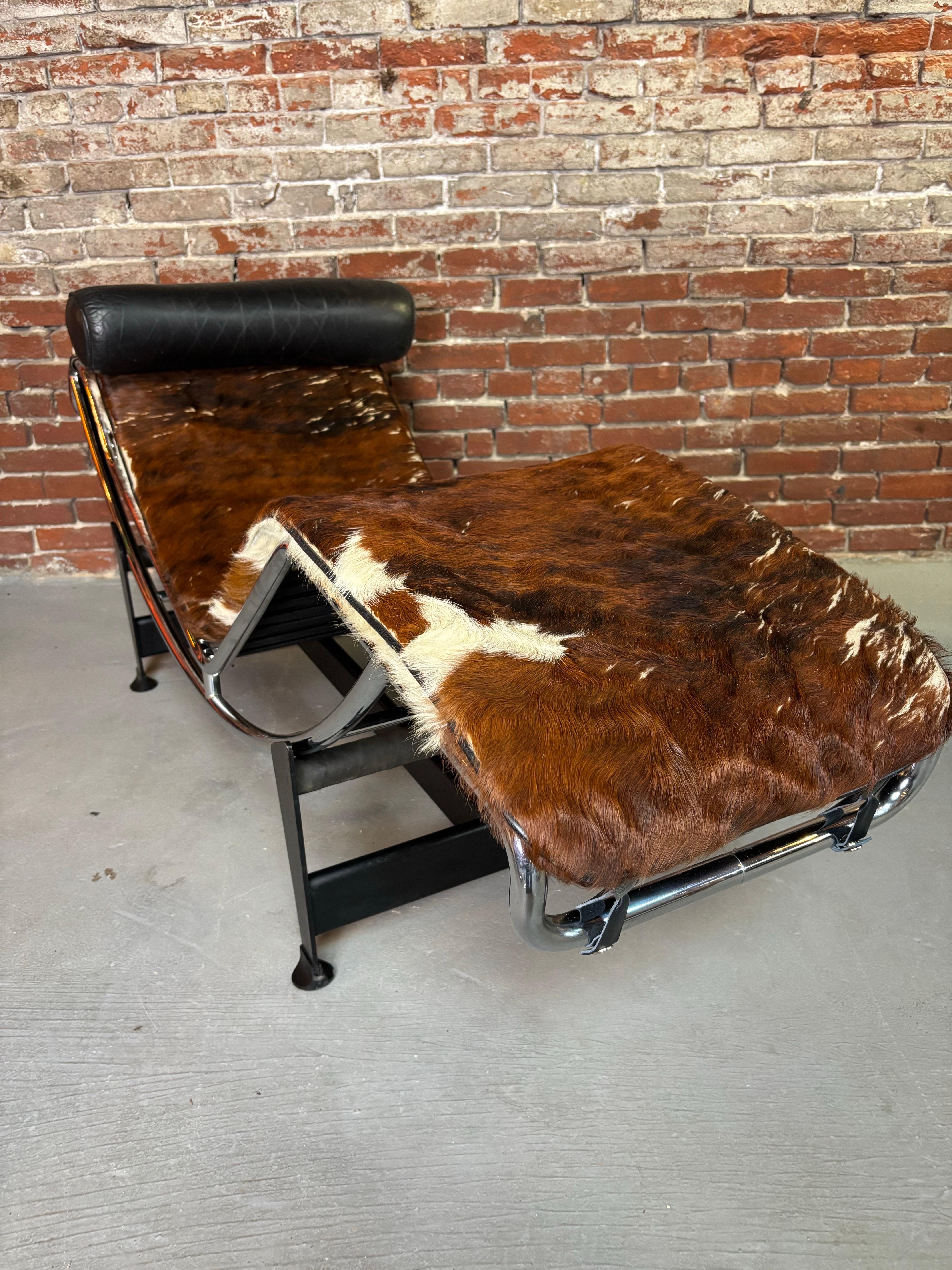 Italian Le Corbusier for Cassina LC-4 Chaise Lounge