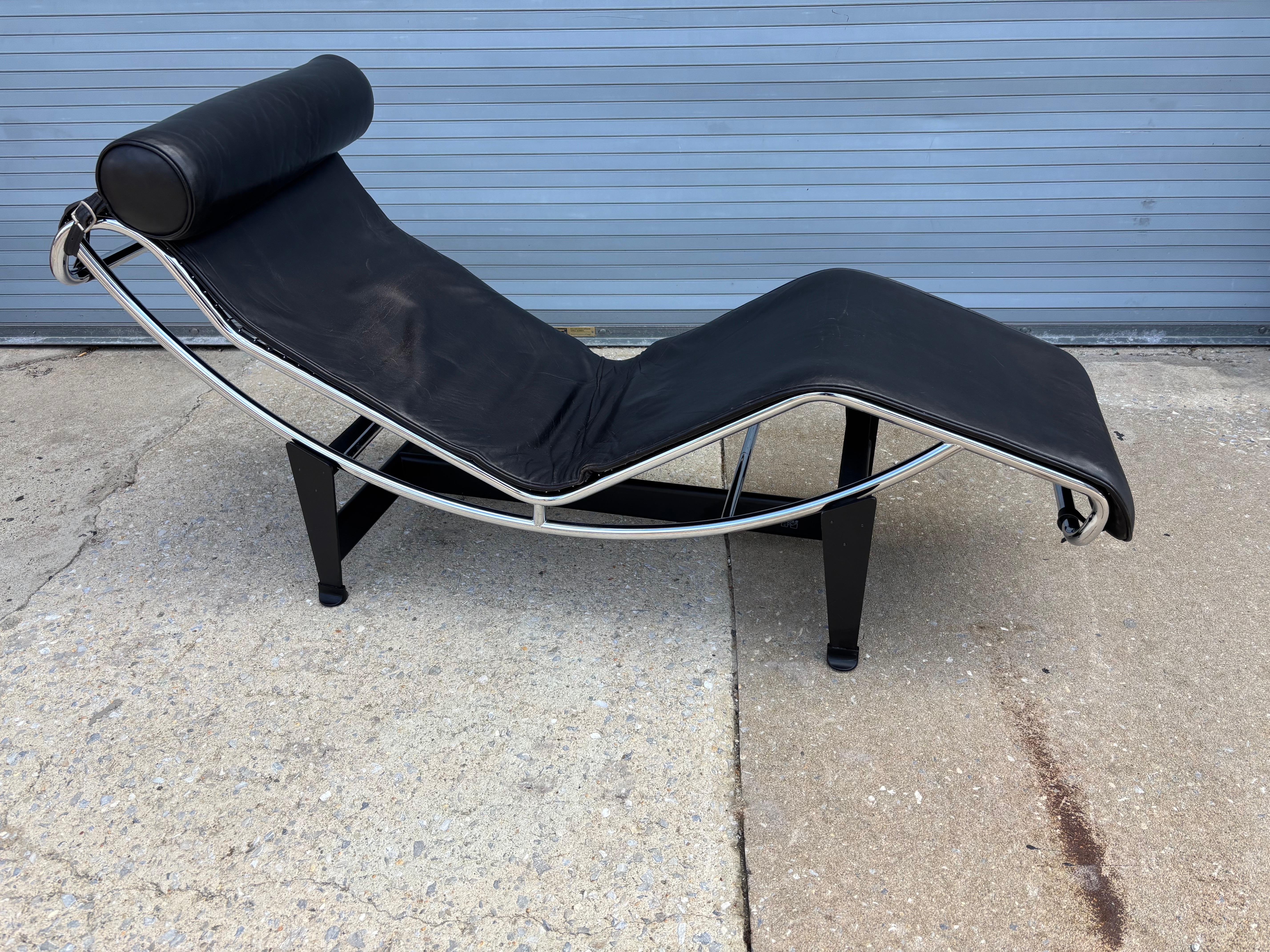Chaiselongue LC-4 von Le Corbusier für Cassina (Ende des 20. Jahrhunderts) im Angebot